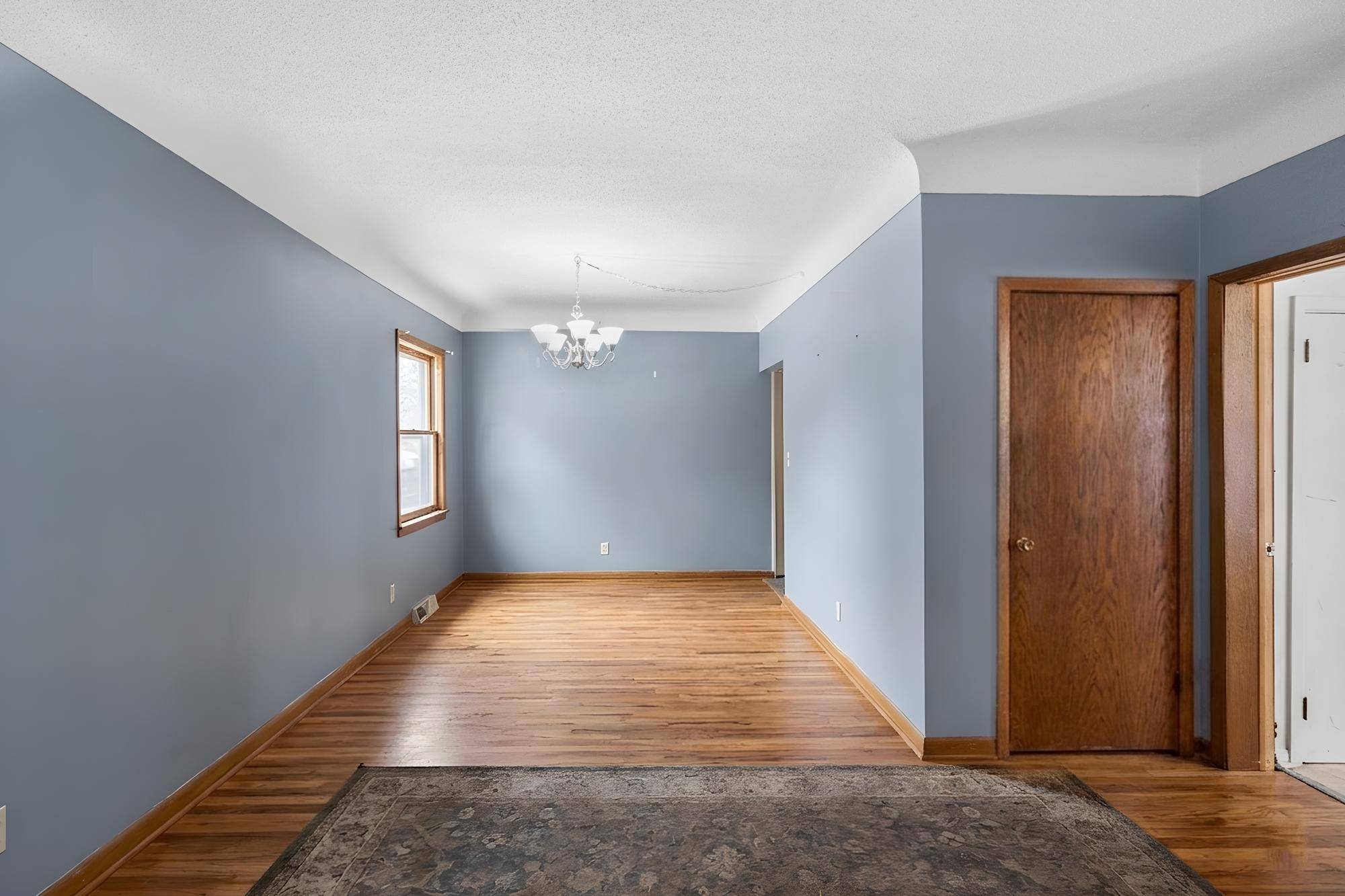1050 Matilda ST, Saint Paul, MN 55117