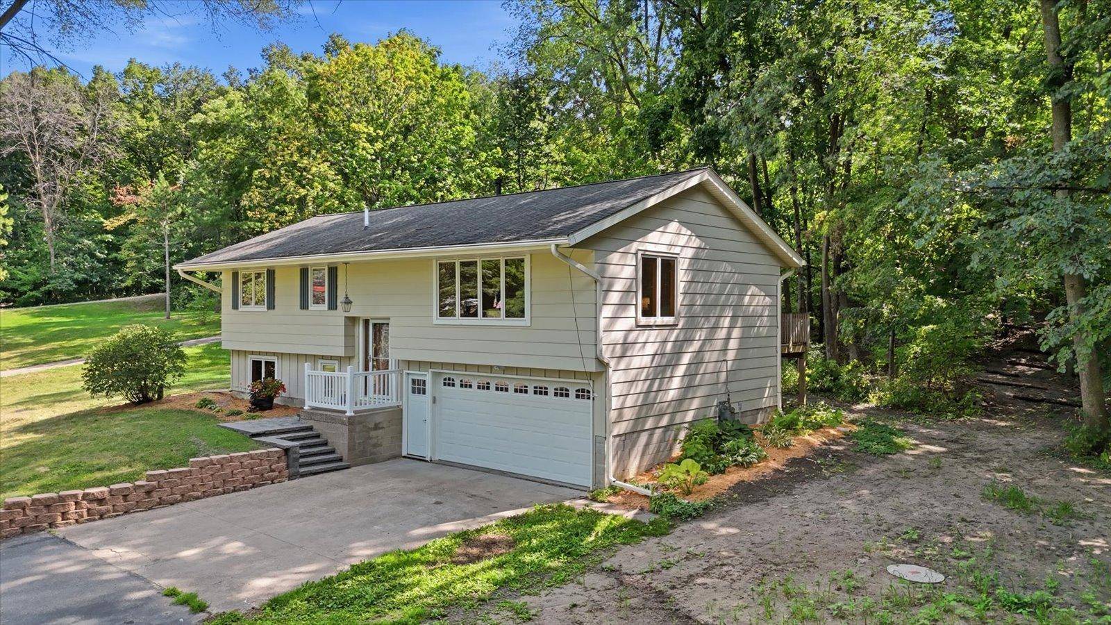 9405 Fox Valley DR, Corcoran, MN 55340