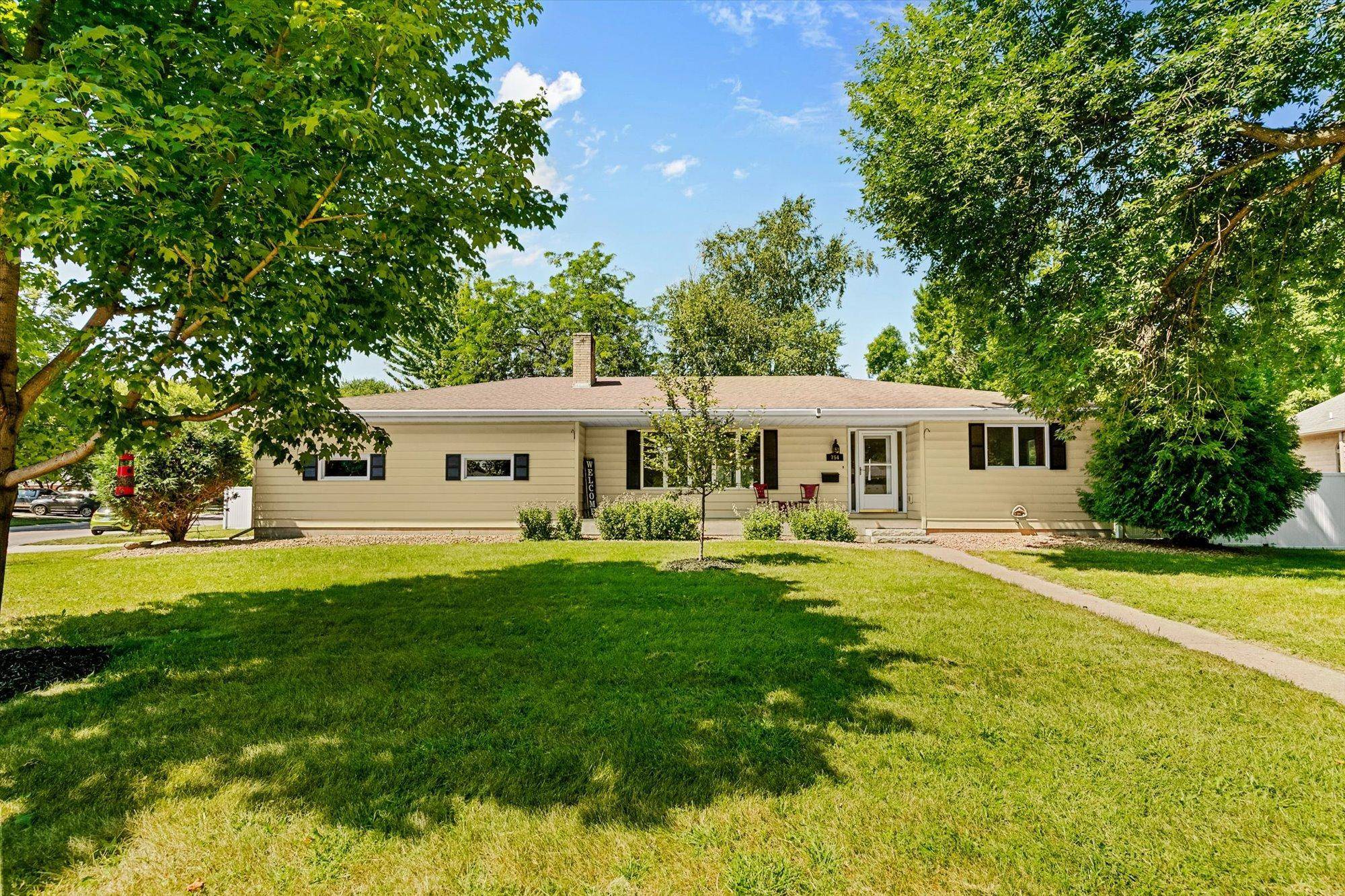 754 Southview CT SW, Hutchinson, MN 55350