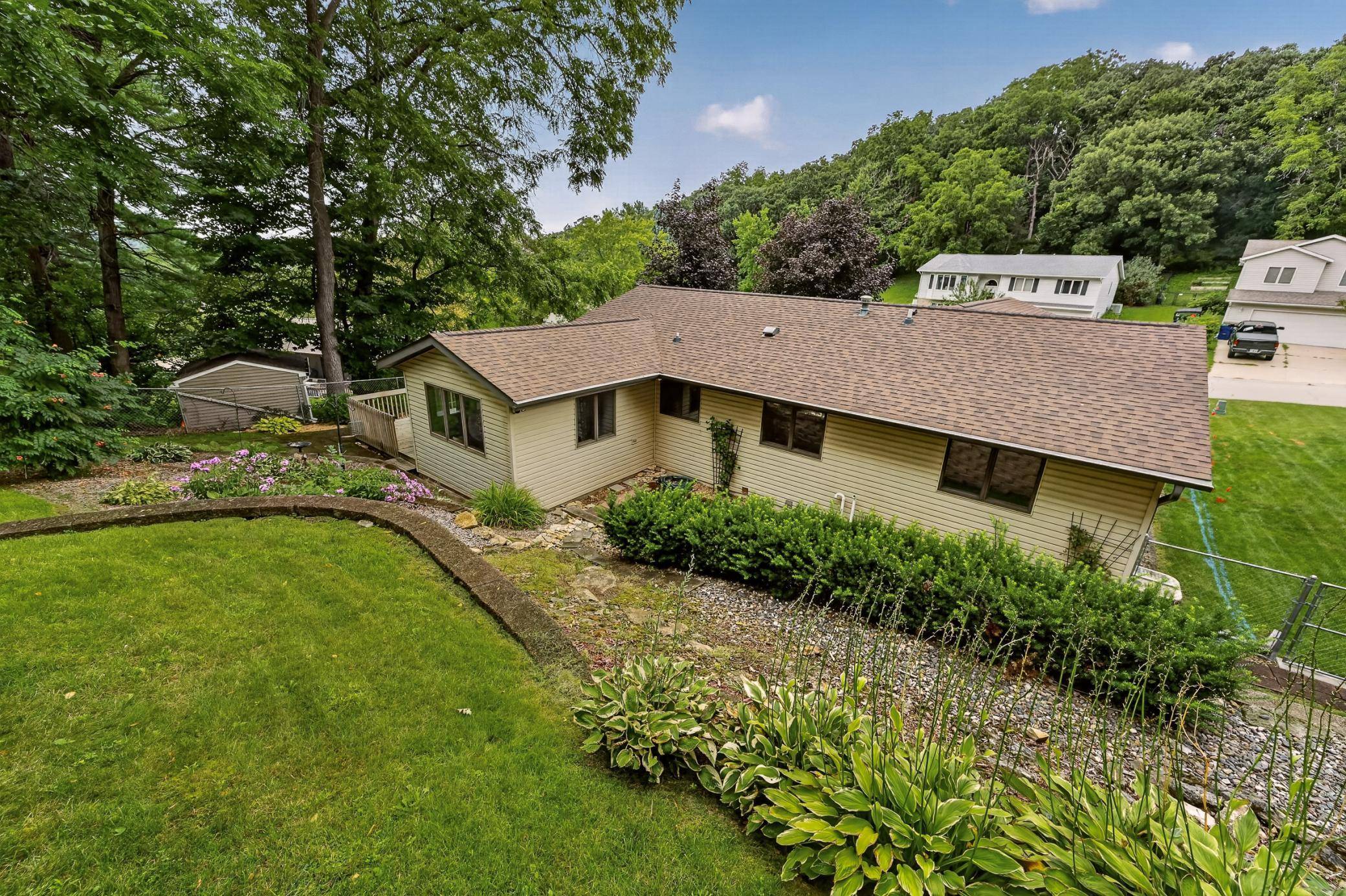 1349 Hillcrest DR, Saint Charles, MN 55972