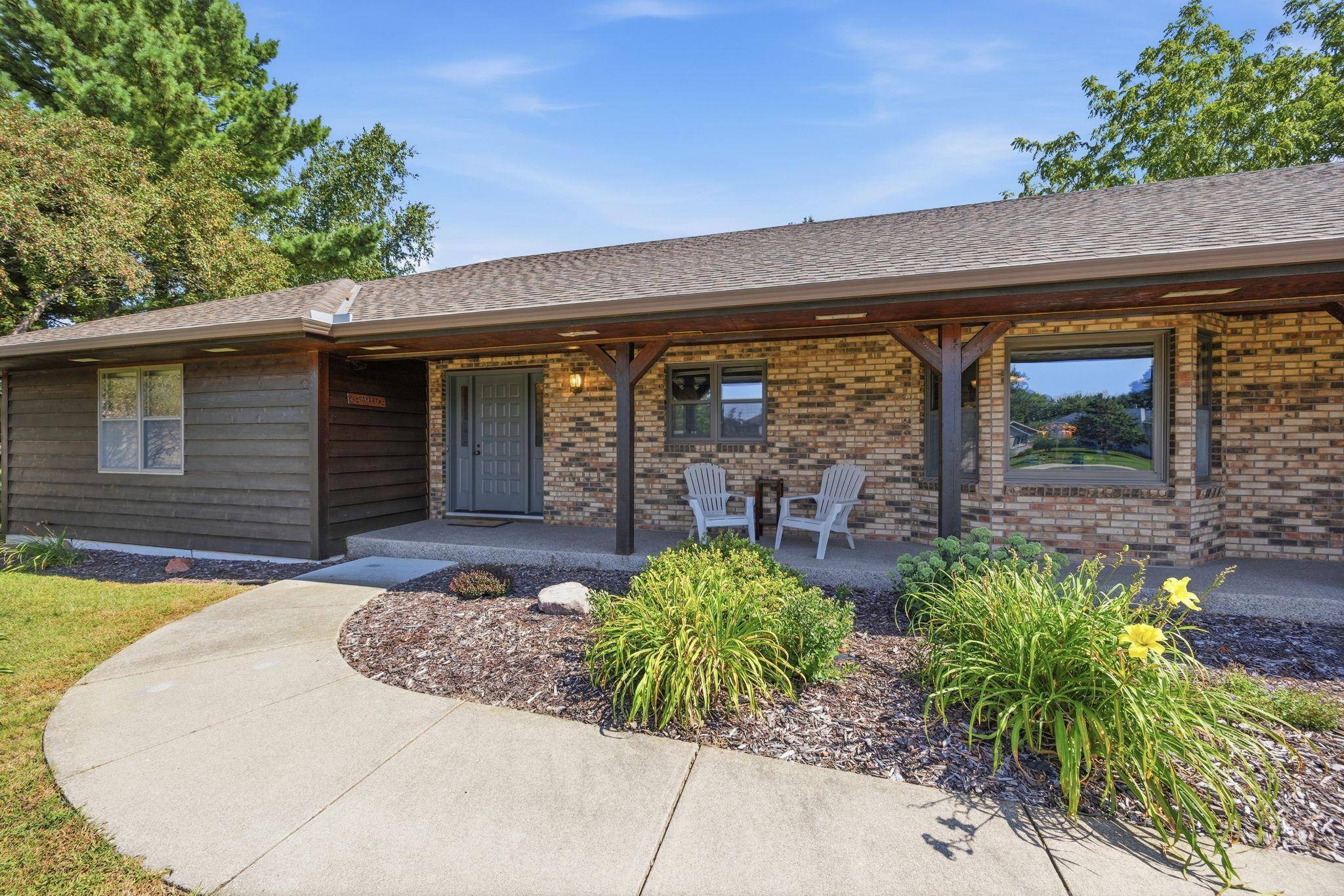 310 Lincoln ST, Norwood Young America, MN 55397