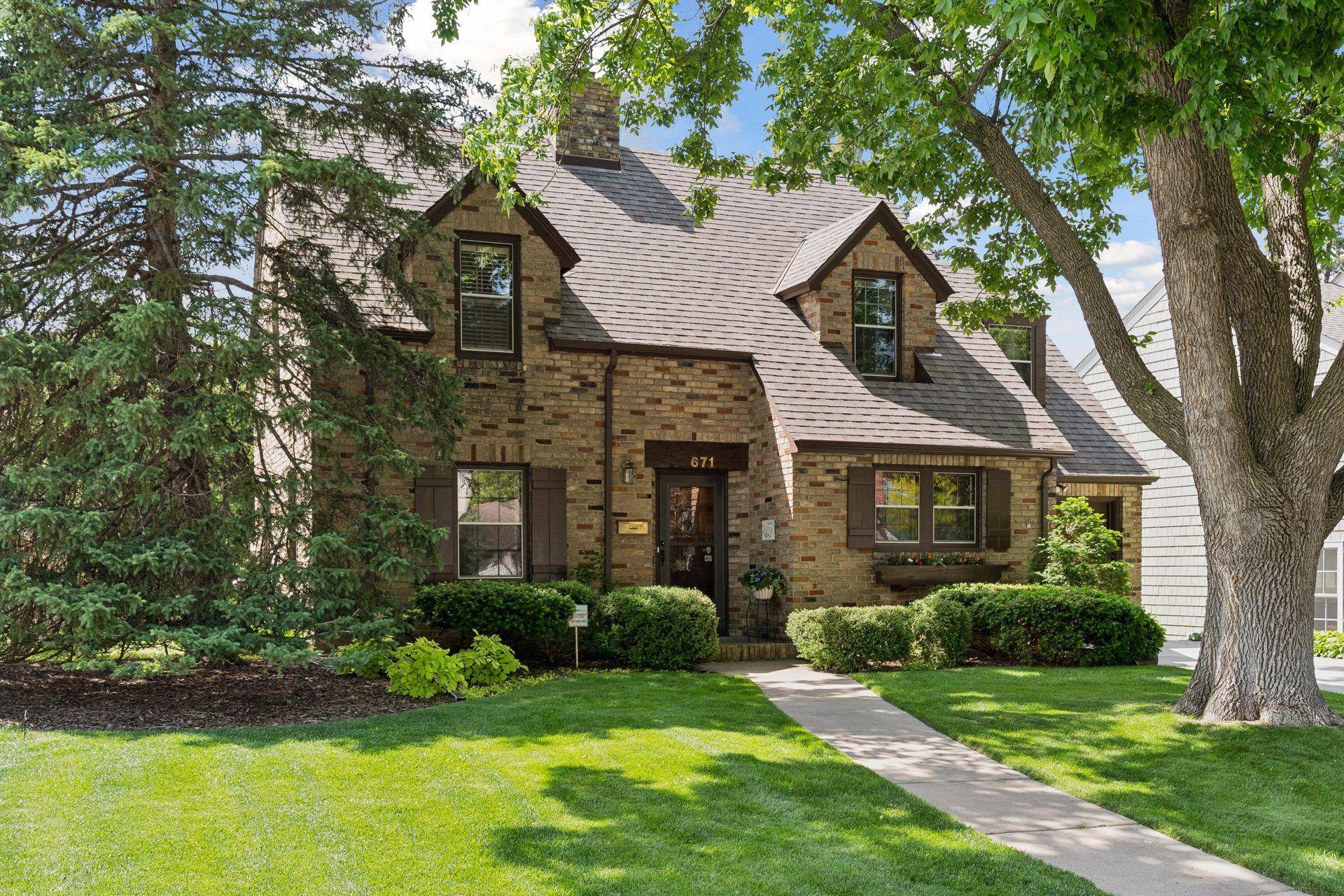 671 Josephine PL, Saint Paul, MN 55116