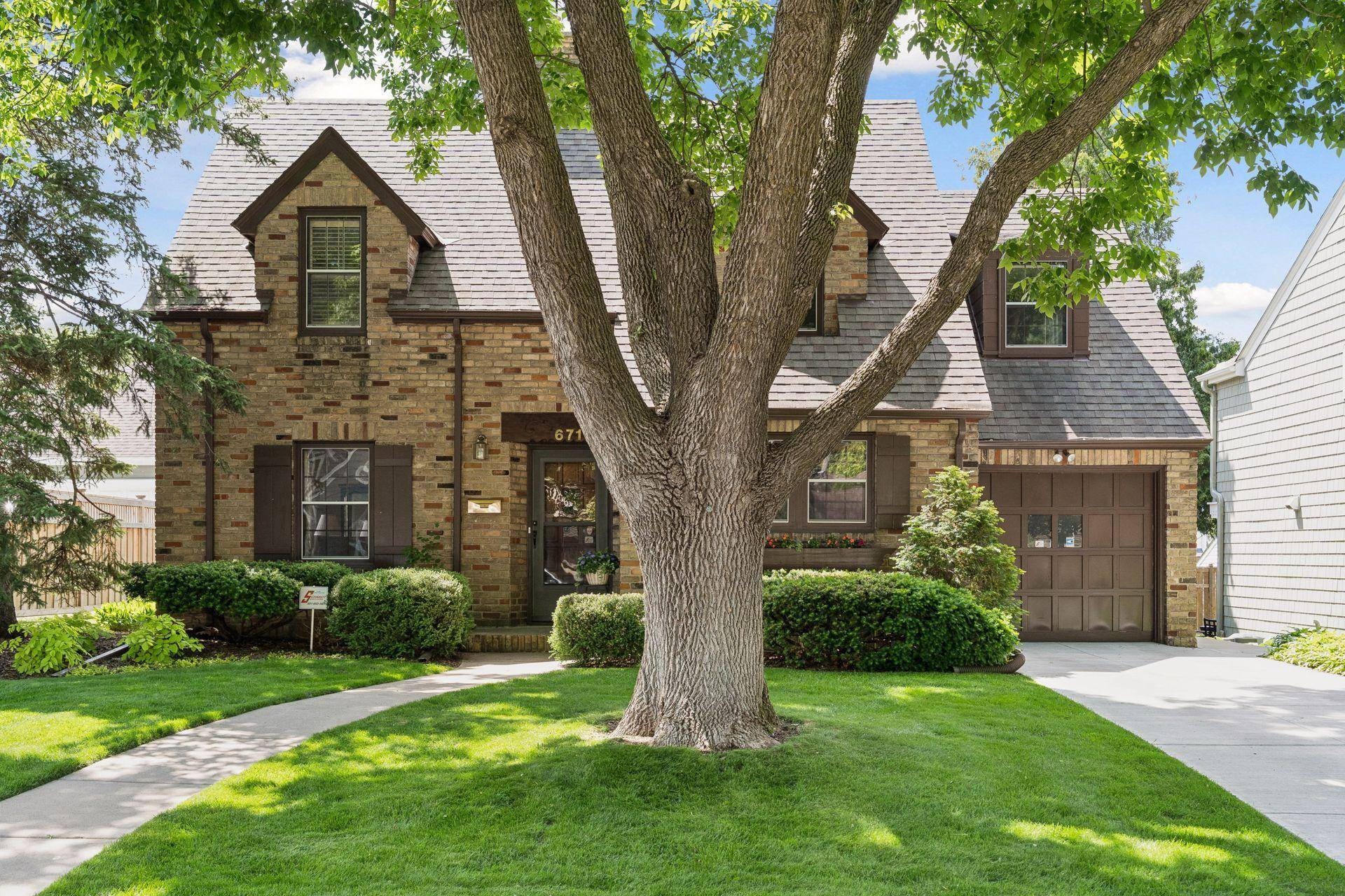 671 Josephine PL, Saint Paul, MN 55116