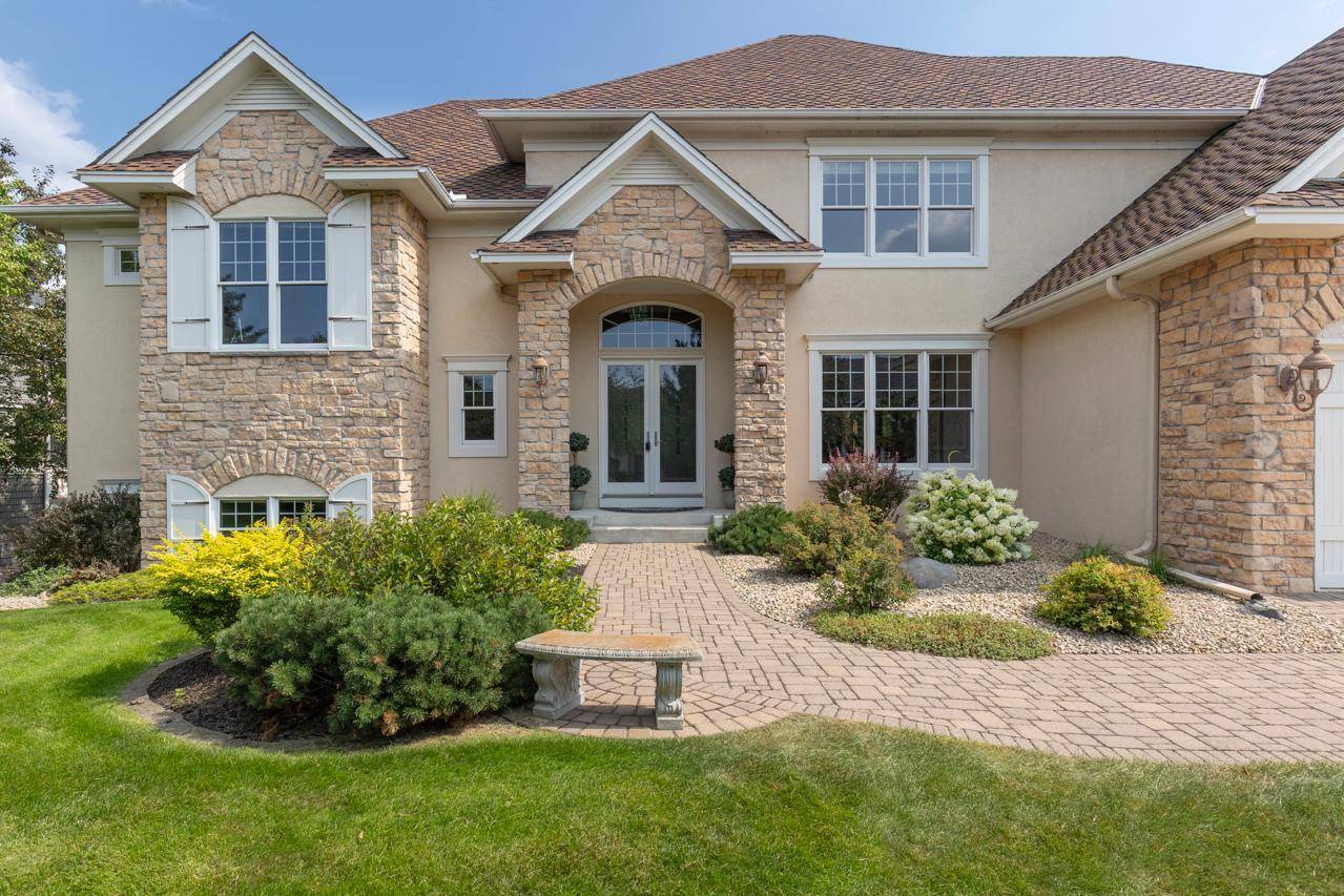 19043 Vogel Farm TRL, Eden Prairie, MN 55347