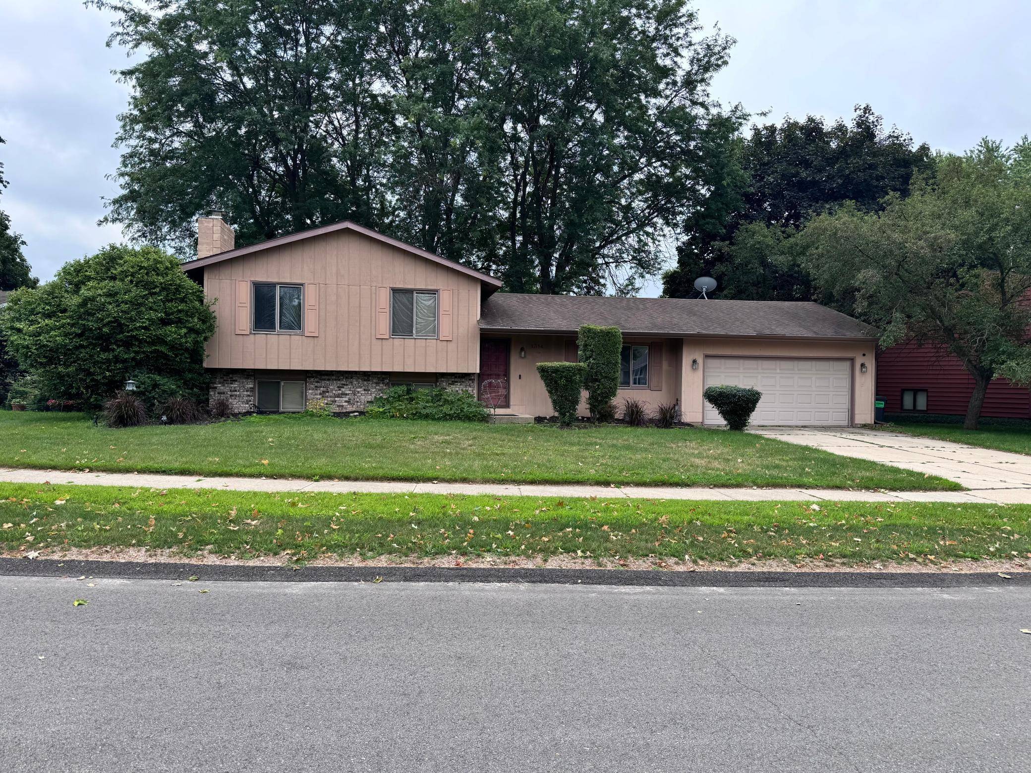 1314 35th ST NW, Rochester, MN 55901