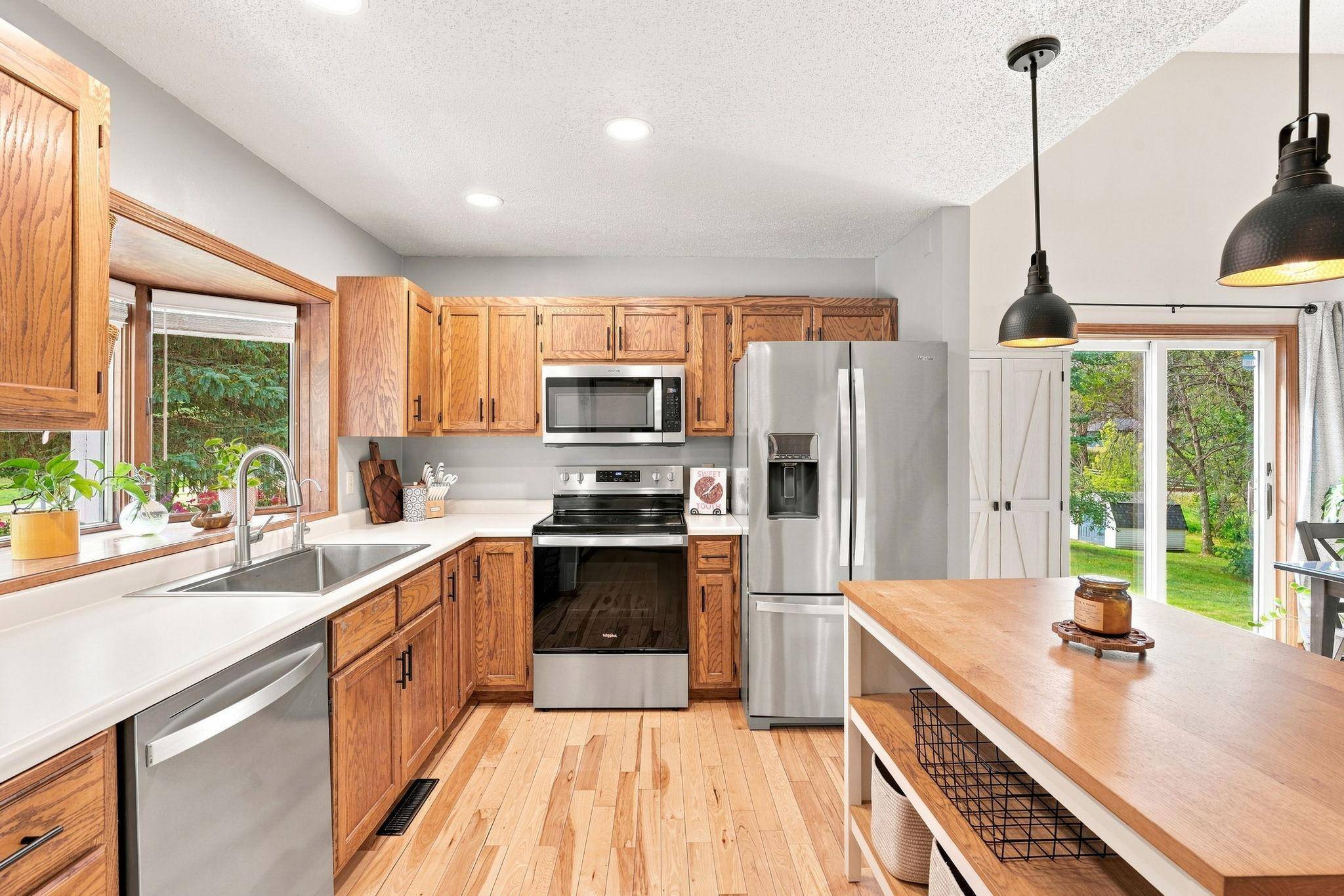 170 Meadow DR, Loretto, MN 55357