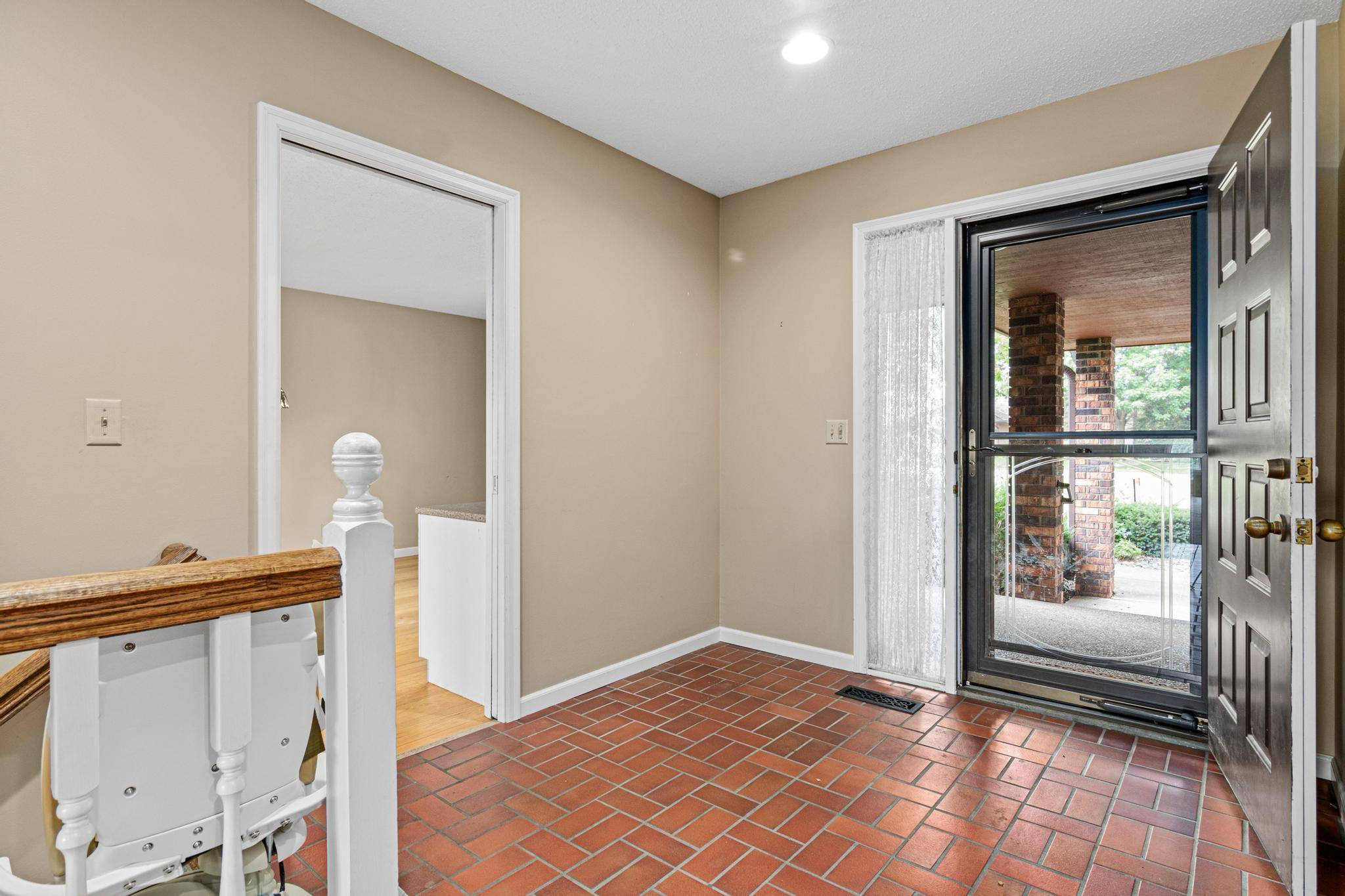 18 Anemone CIR, North Oaks, MN 55127
