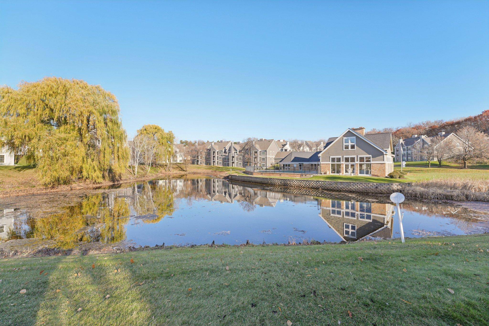 6145 Chasewood Pkwy #202, Minnetonka, MN 55343