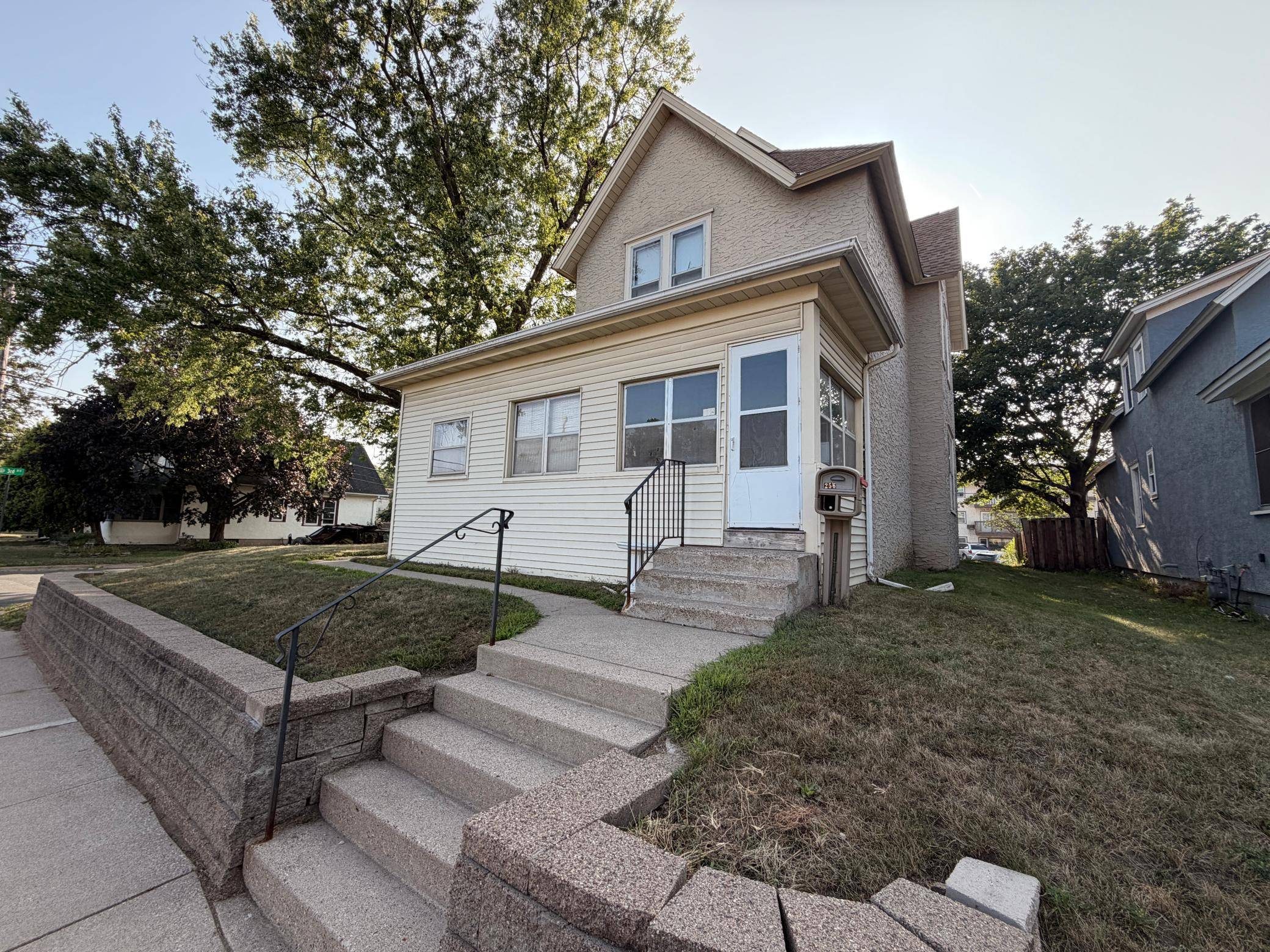 256 11th AVE S, South Saint Paul, MN 55075