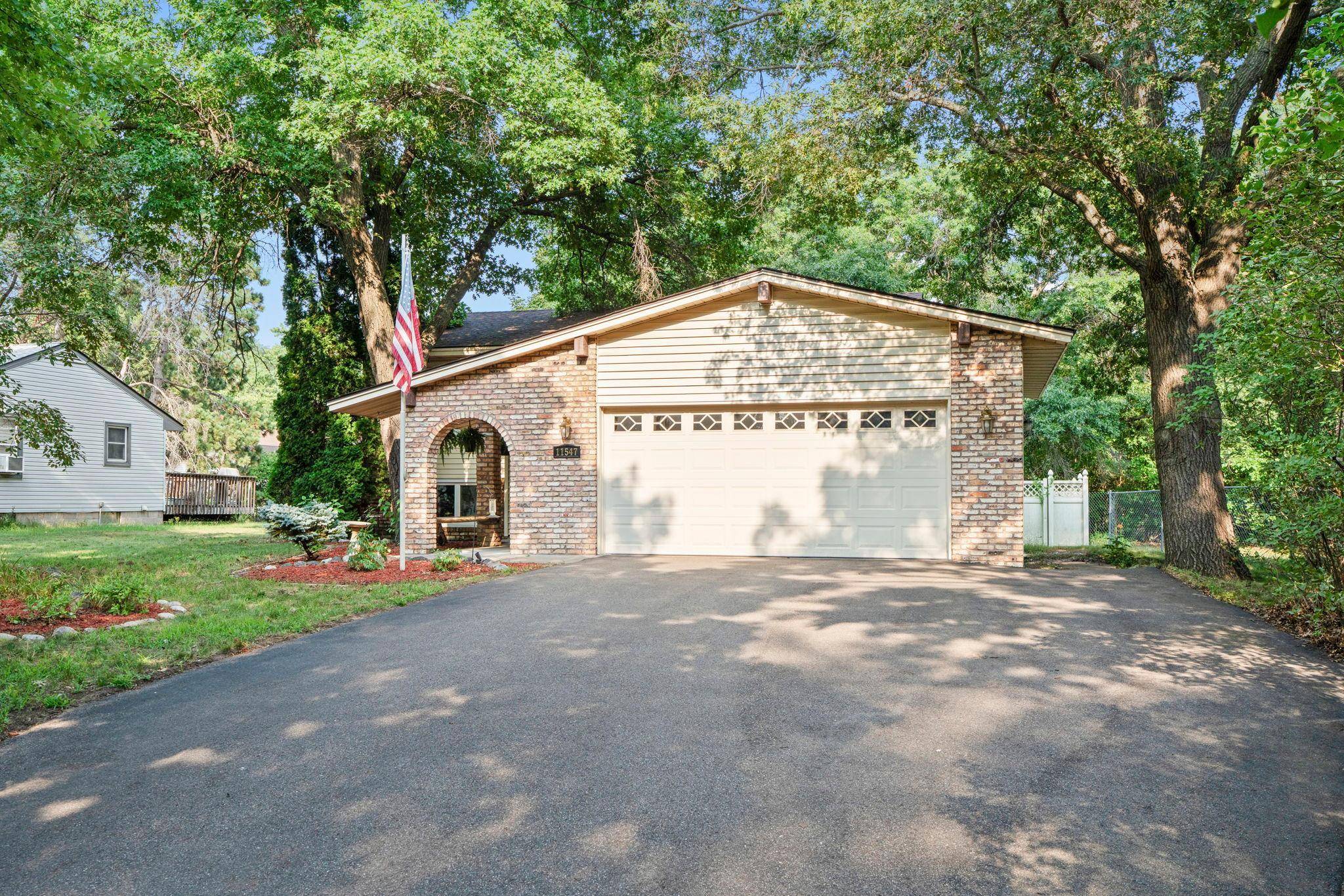 11547 Flintwood ST NW, Coon Rapids, MN 55448