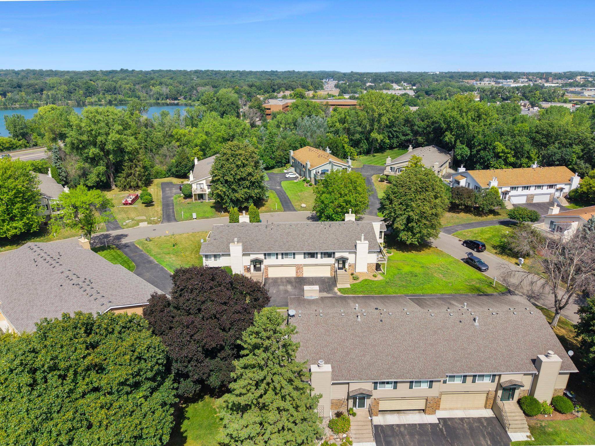 5332 Beachside DR, Minnetonka, MN 55343