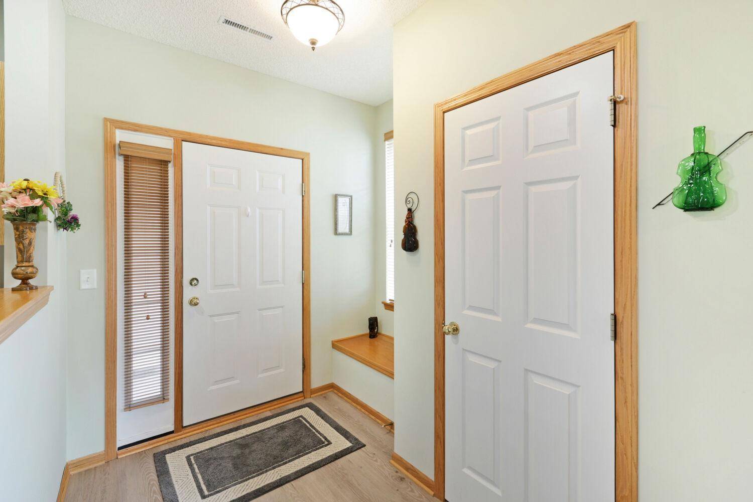 688 Cobblestone WAY, Shakopee, MN 55379