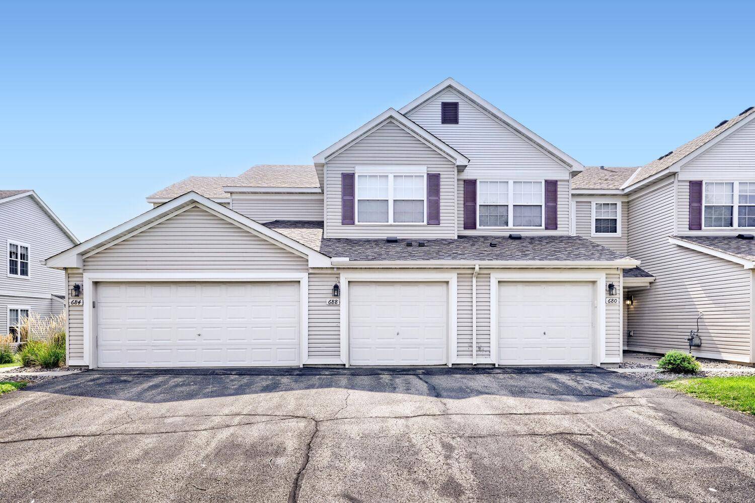 688 Cobblestone WAY, Shakopee, MN 55379