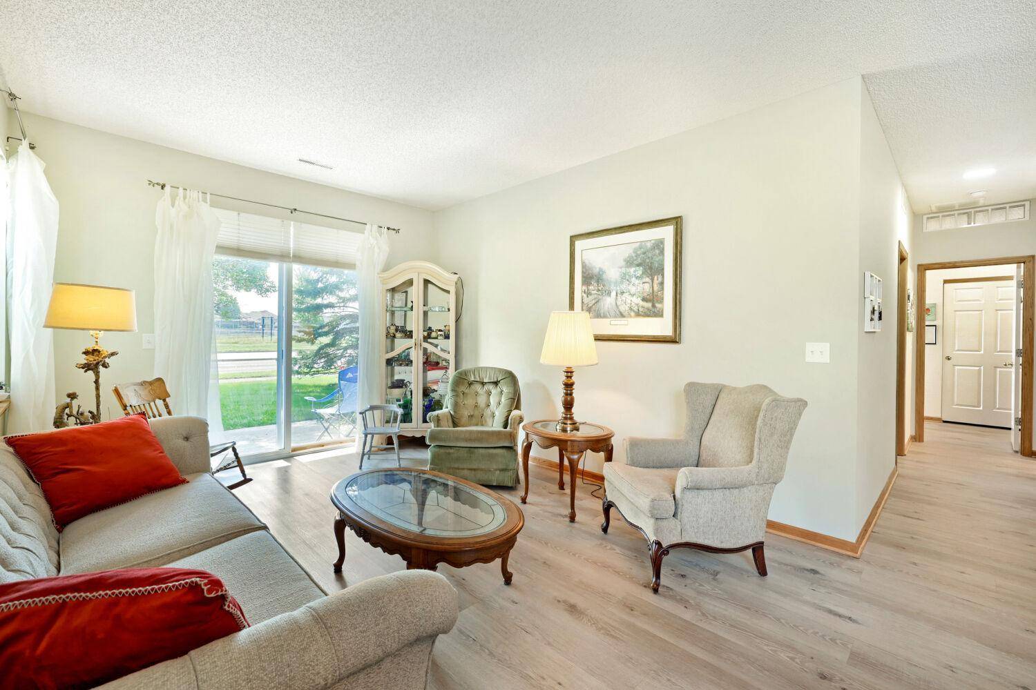688 Cobblestone WAY, Shakopee, MN 55379