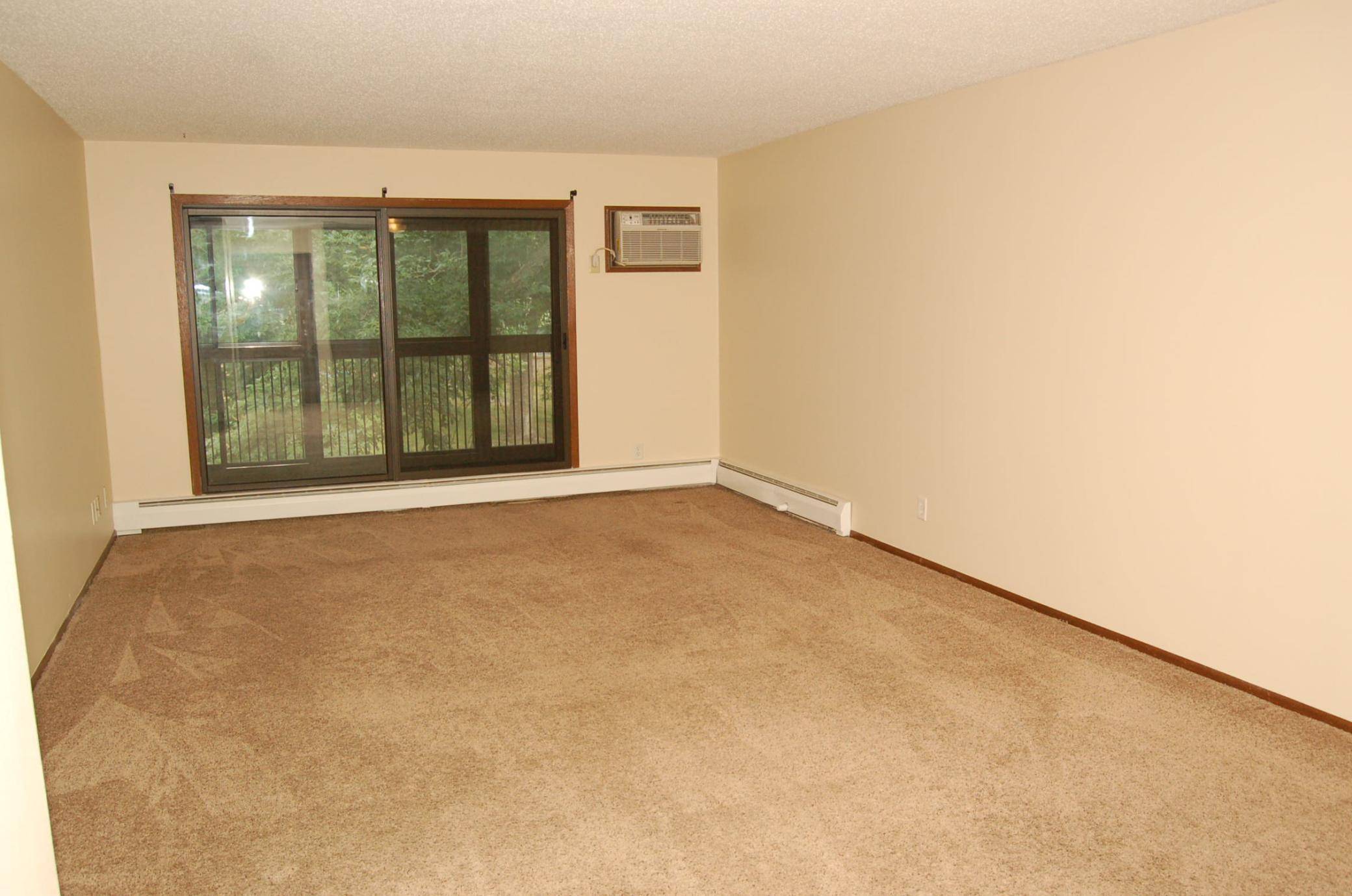 1887 Silver Bell RD #318, Eagan, MN 55122