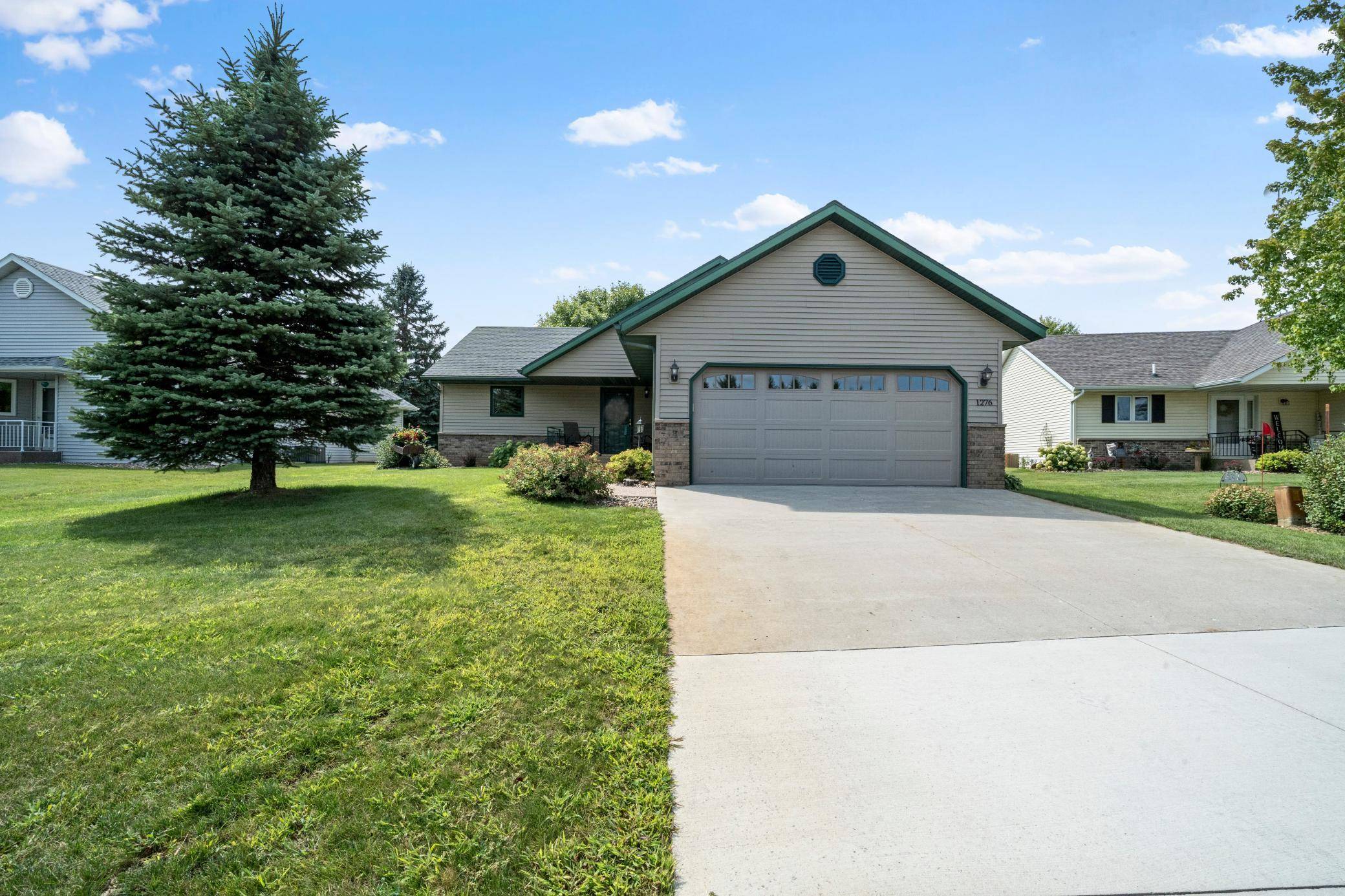 1276 Westbrook CIR, Alexandria, MN 56308