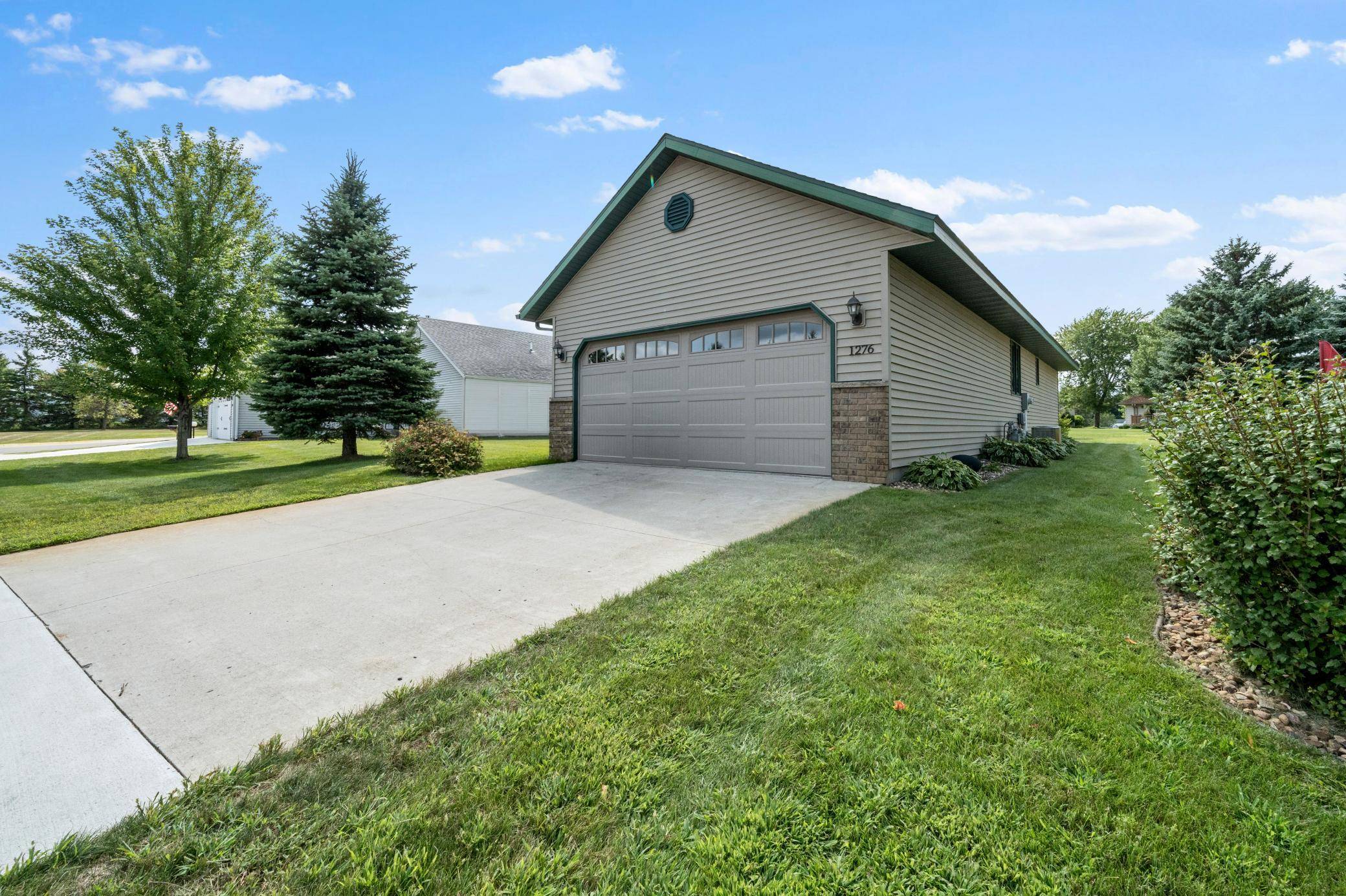 1276 Westbrook CIR, Alexandria, MN 56308