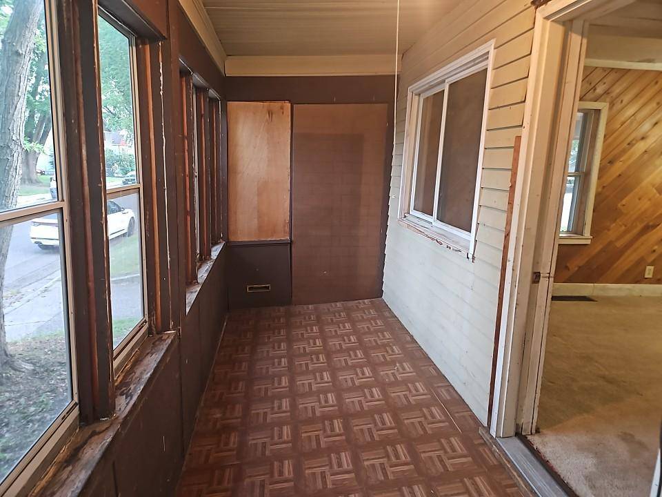 1069 Seminole AVE, West Saint Paul, MN 55118