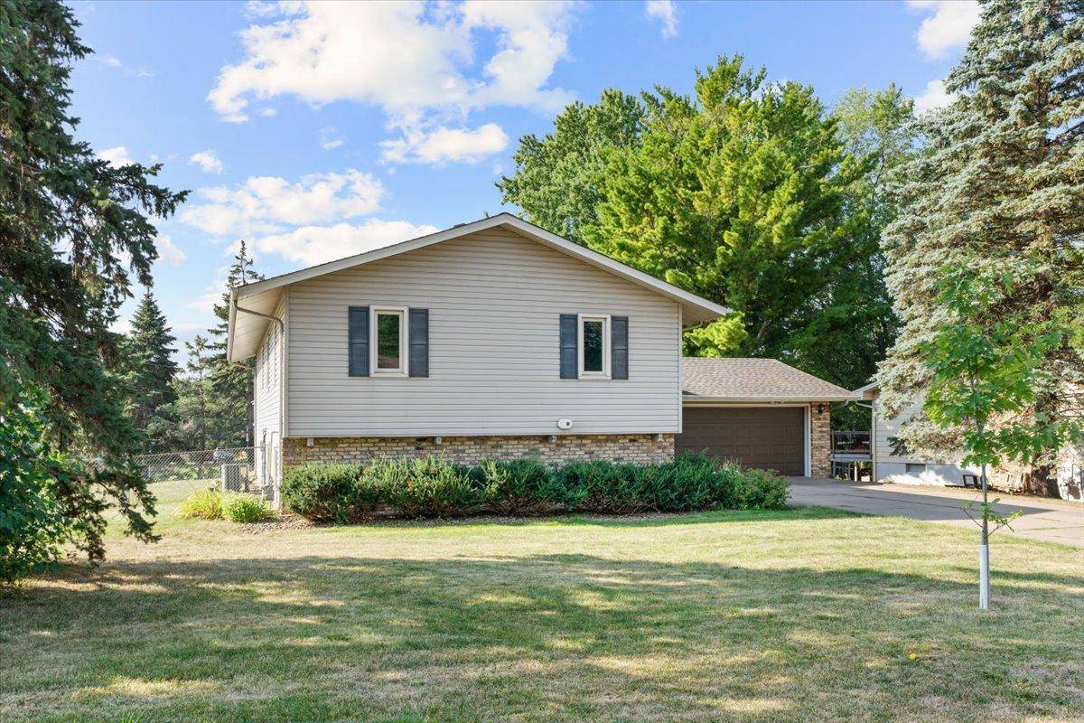 7901 37th AVE N, New Hope, MN 55427