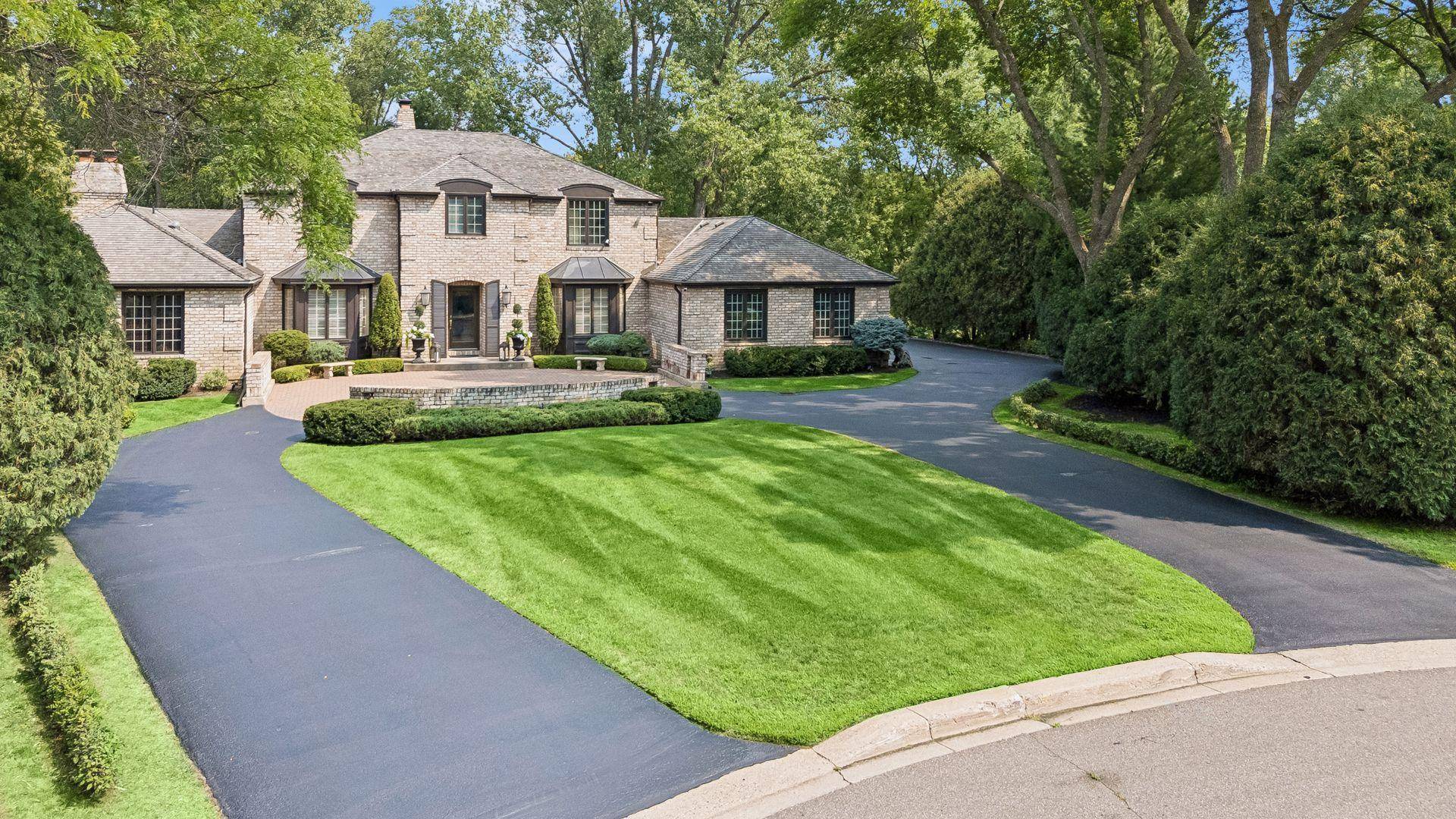 5804 Long Brake TRL, Edina, MN 55439