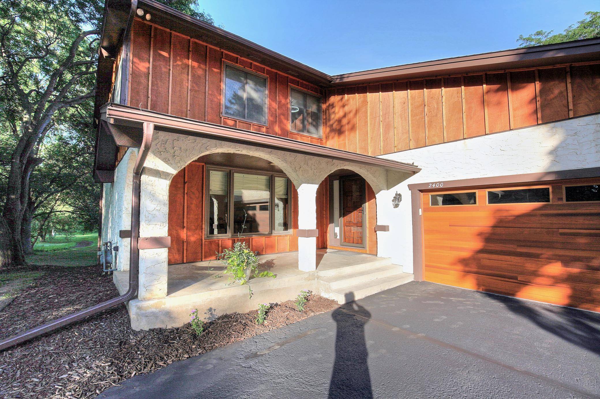 2400 Garland LN N, Plymouth, MN 55447