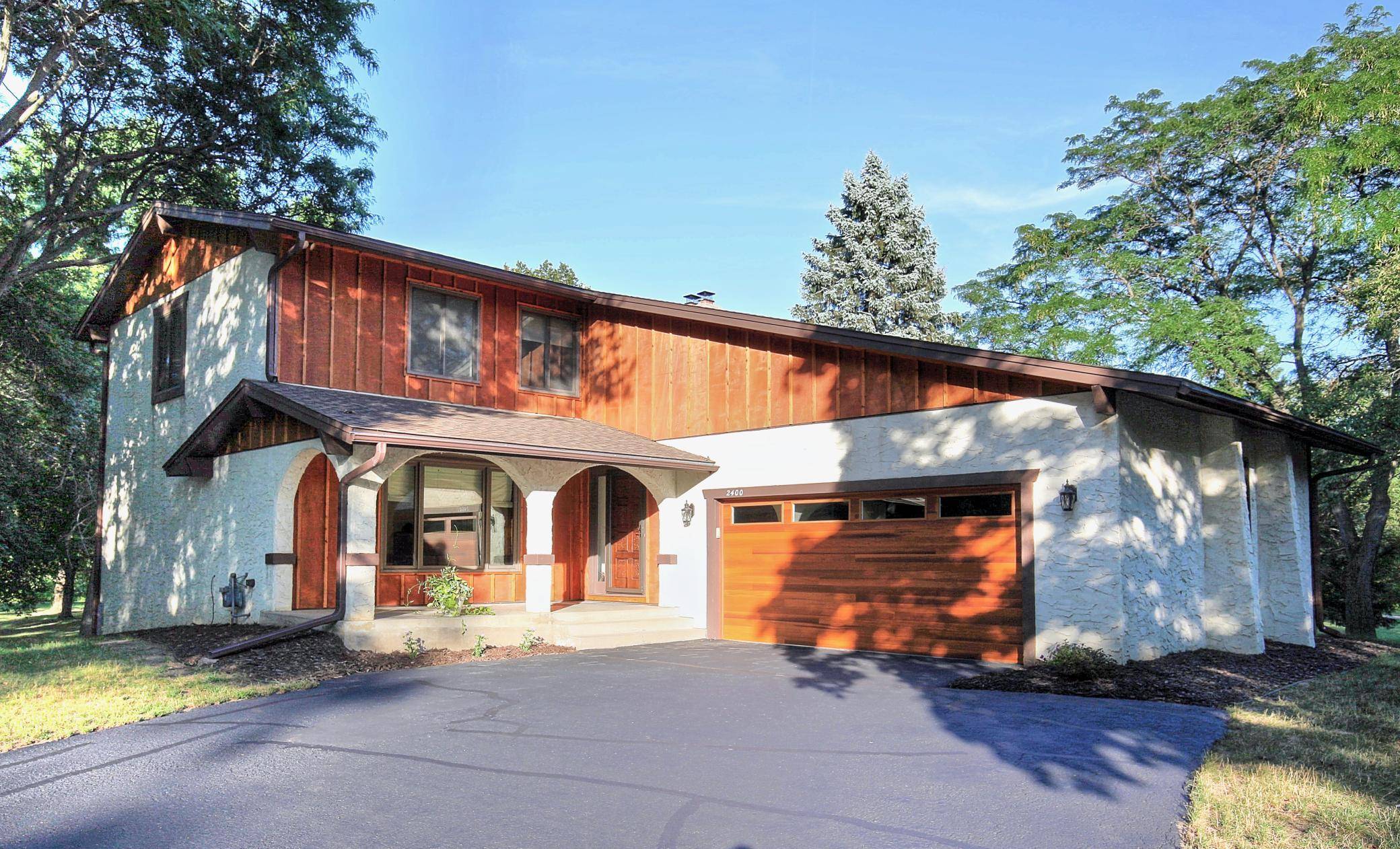 2400 Garland LN N, Plymouth, MN 55447