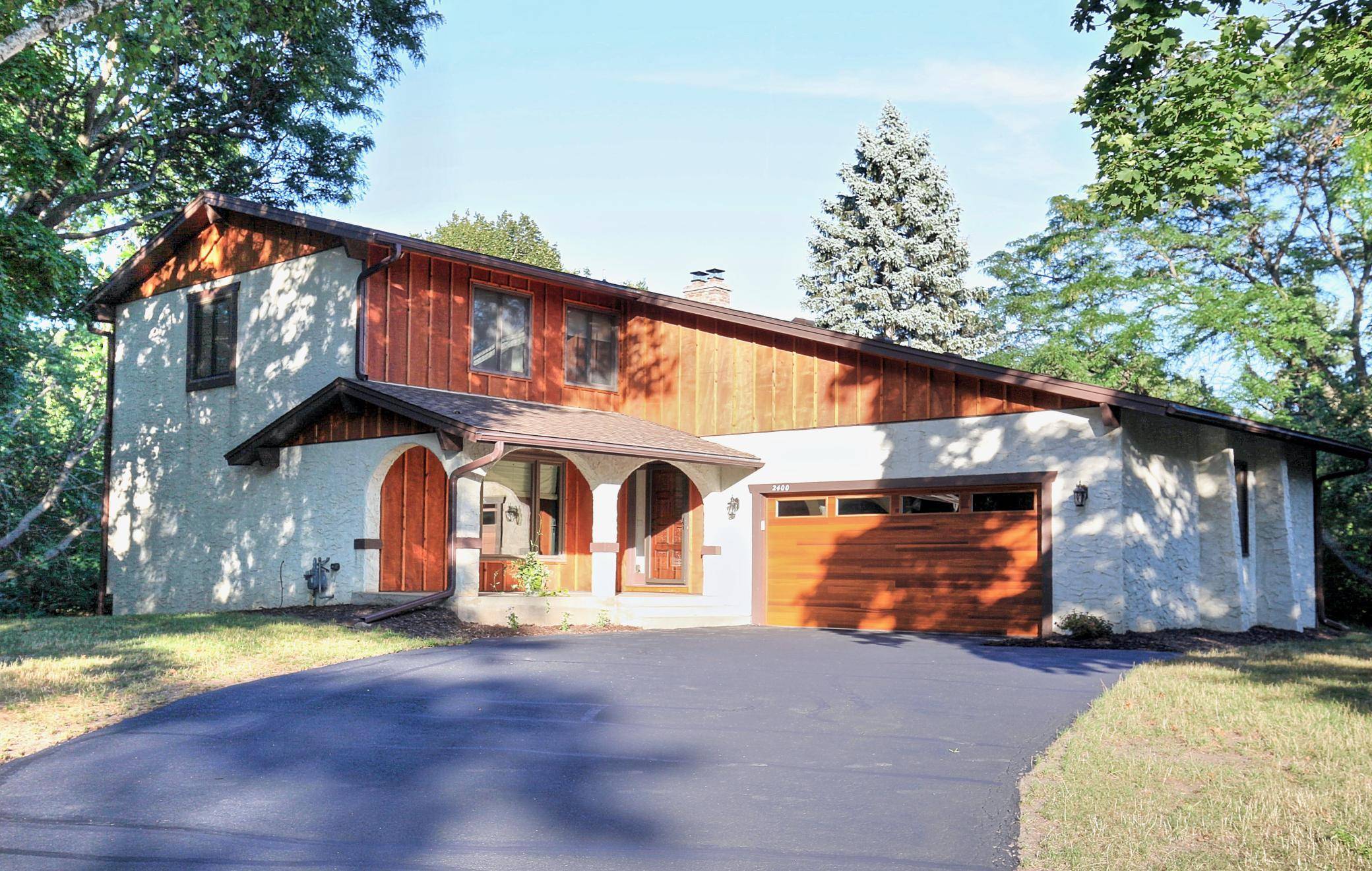 2400 Garland LN N, Plymouth, MN 55447