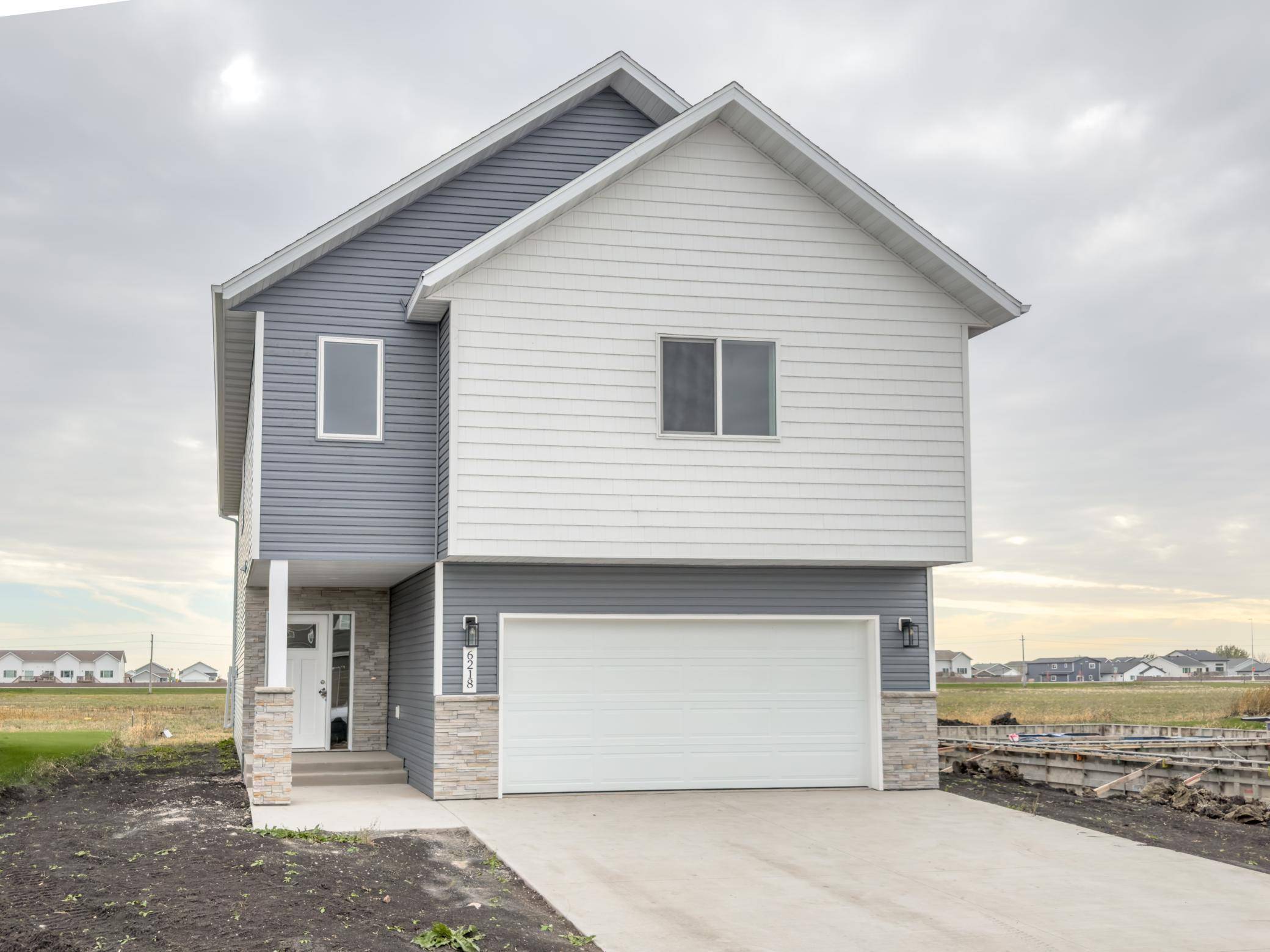 1872 19th AVE N, Wahpeton, ND 58075