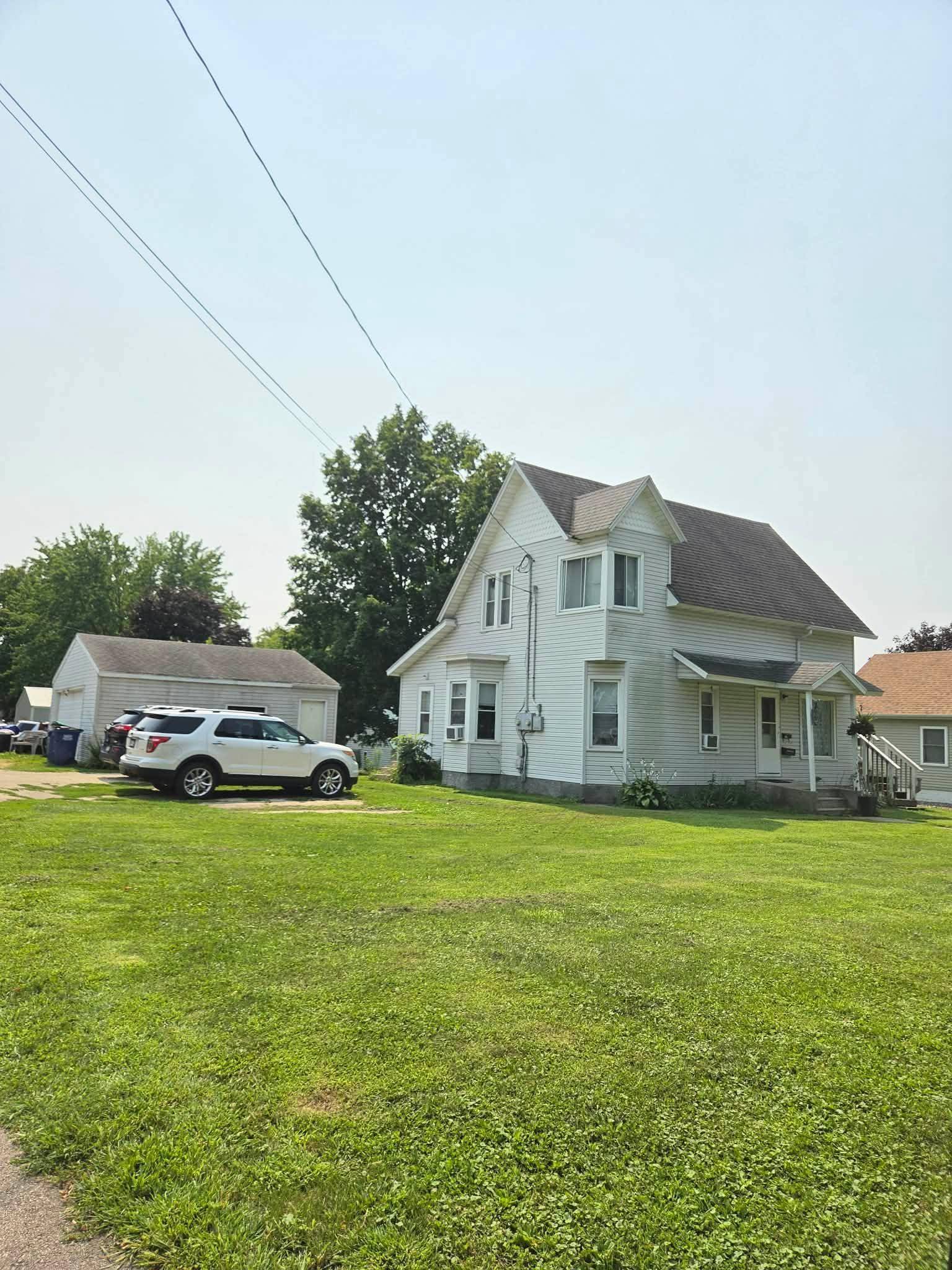 324 E 5th ST, Saint Charles, MN 55972