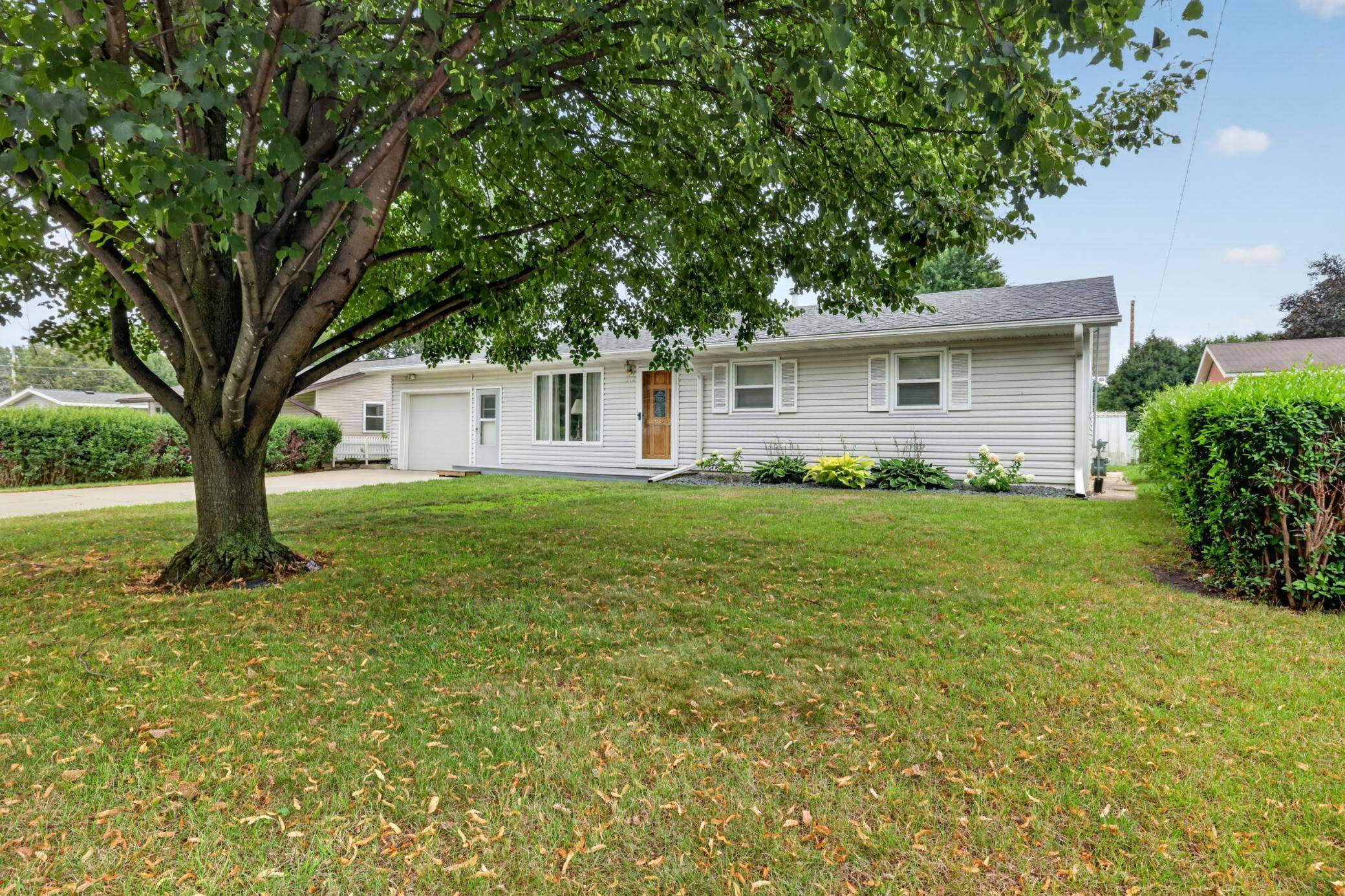 212 2nd ST NW, Byron, MN 55920