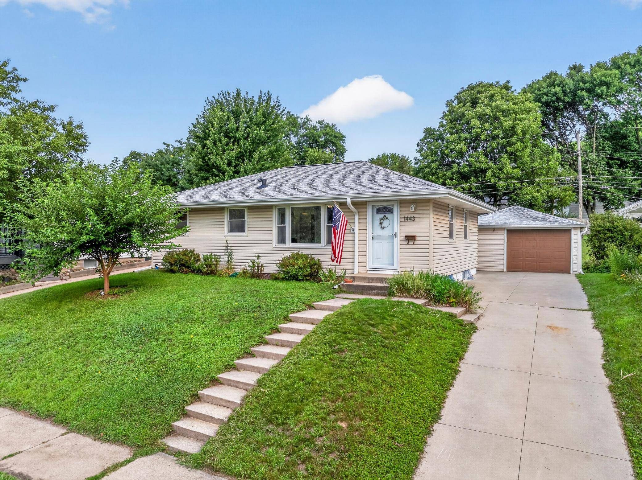 1443 Cascade ST NW, Rochester, MN 55901