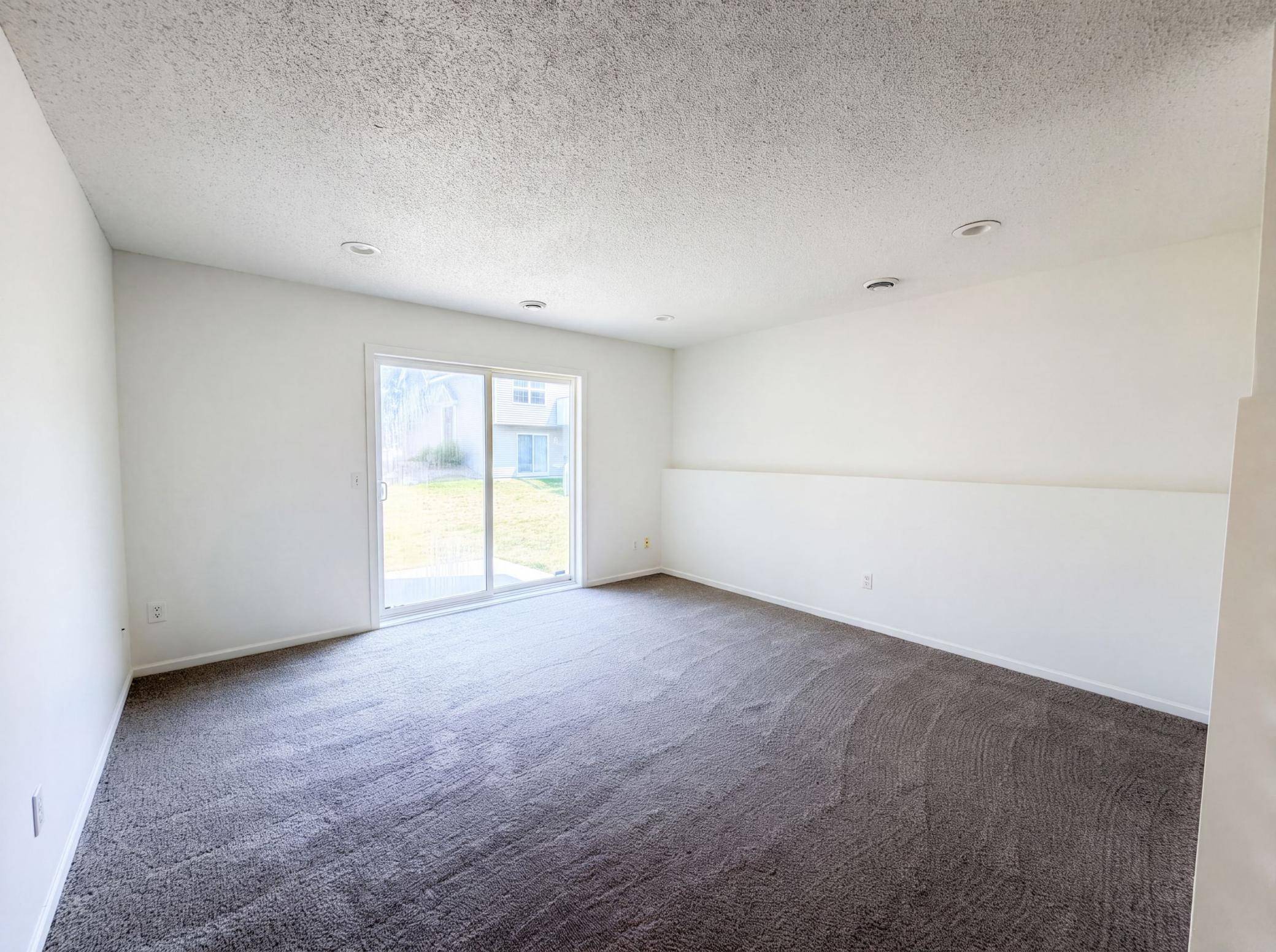 7476 Hampton LN, Shakopee, MN 55379