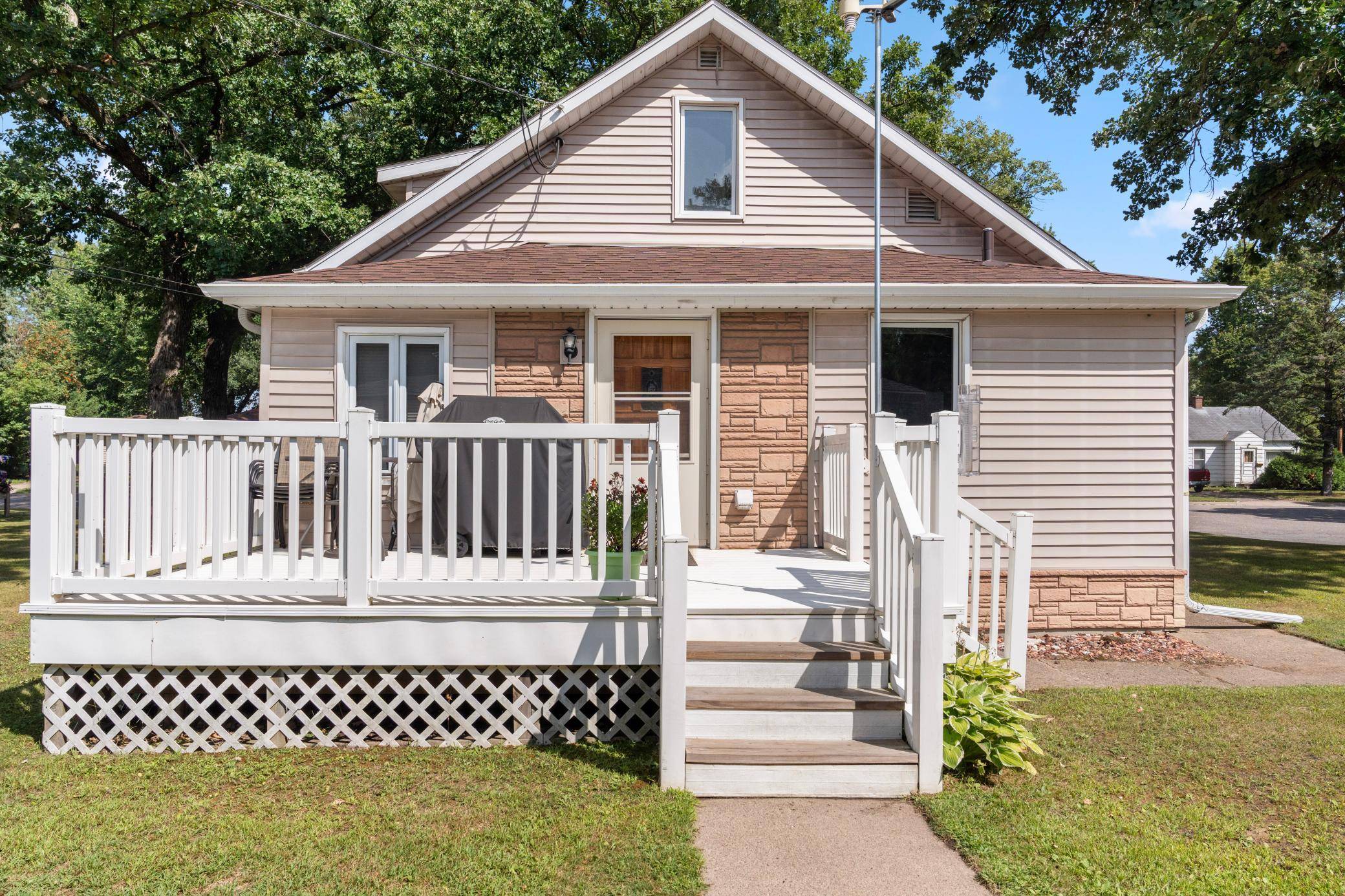 712 4th ST SW, Little Falls, MN 56345