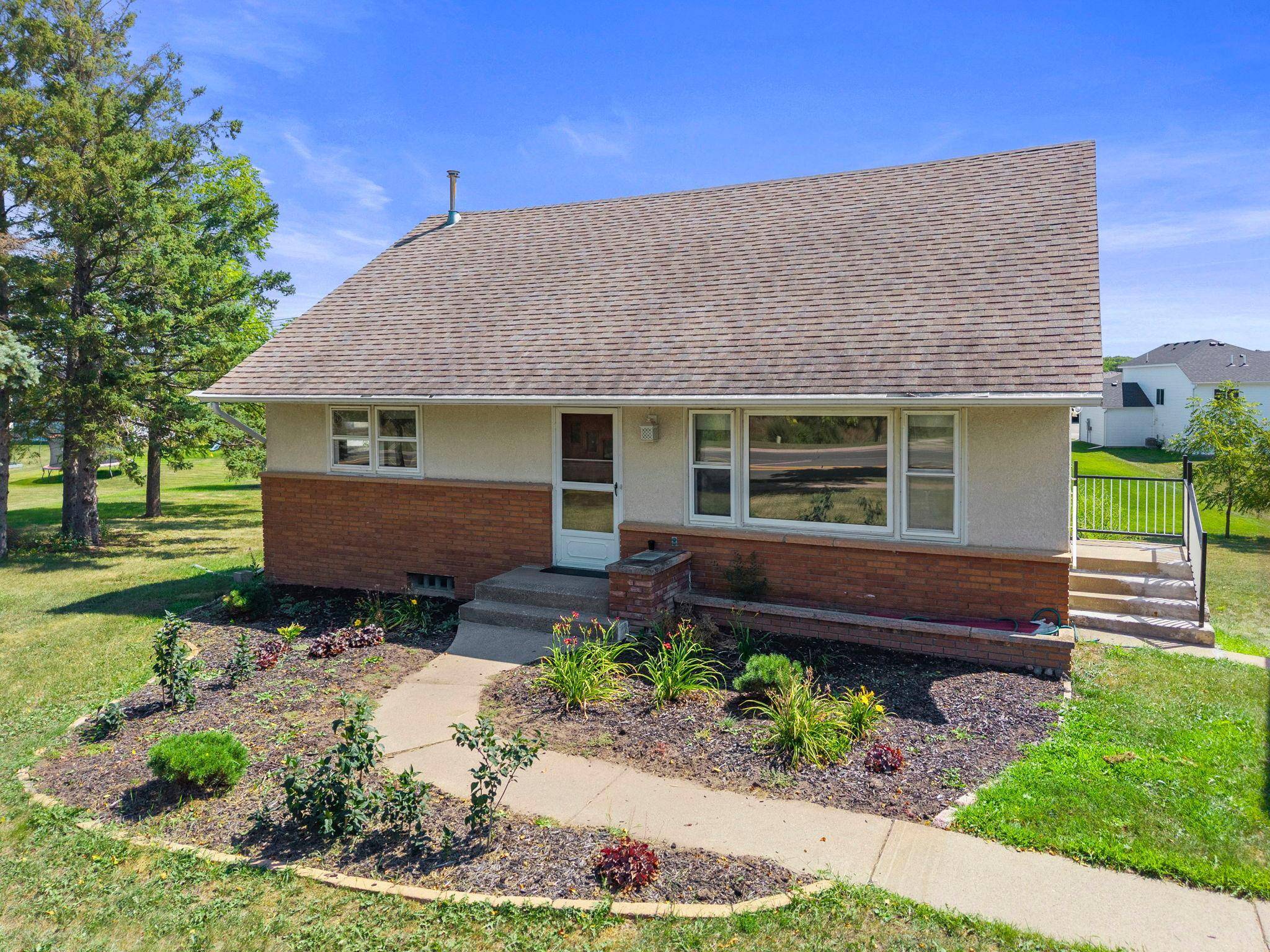 527 River RD NE, Hanover, MN 55341
