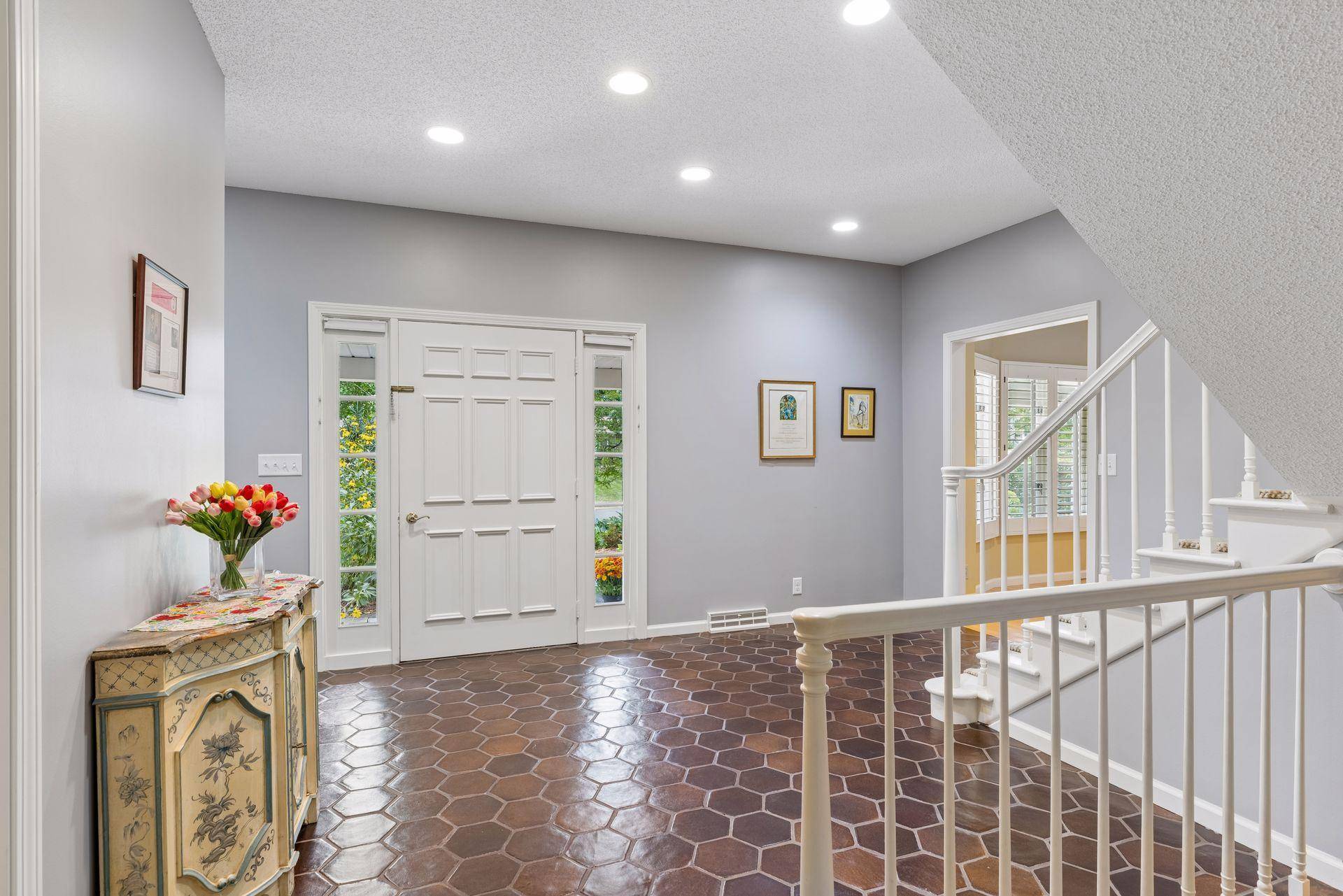 1355 Medora RD, Mendota Heights, MN 55118