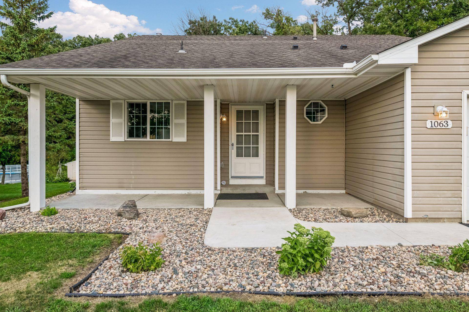 1063 Meadow ST, Cologne, MN 55322