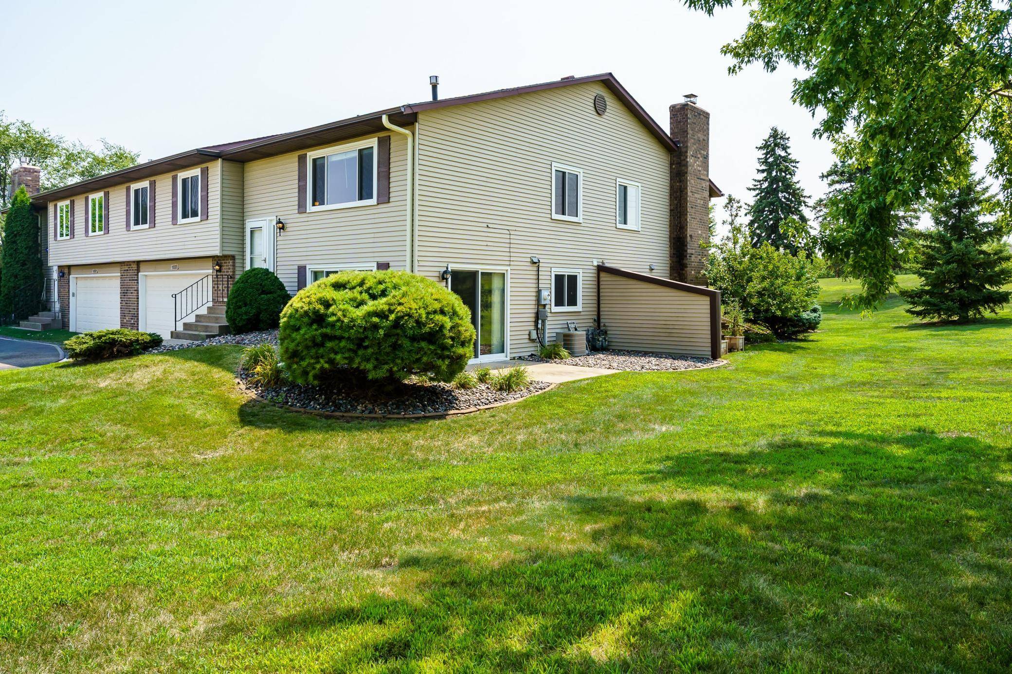 10323 Balsam LN, Eden Prairie, MN 55347