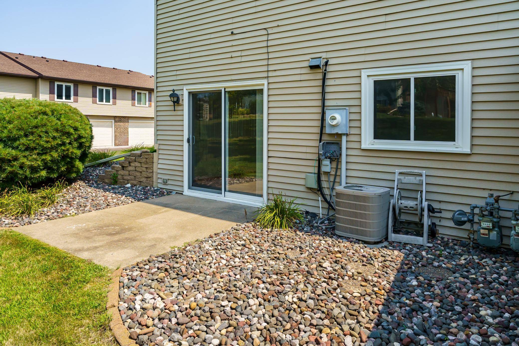 10323 Balsam LN, Eden Prairie, MN 55347