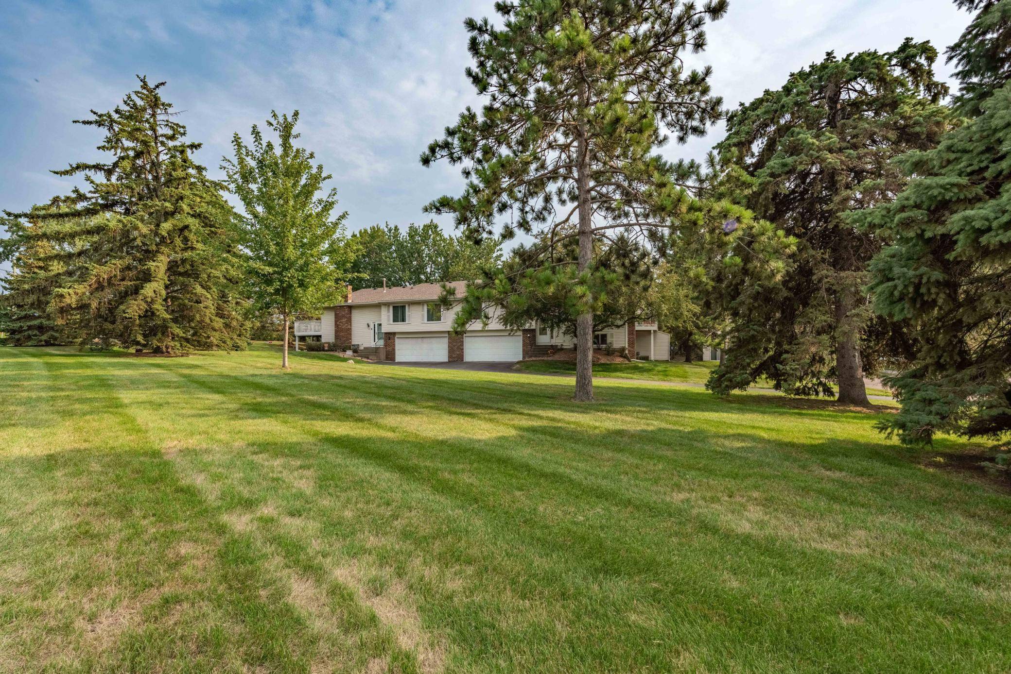 1303 W 140th ST, Burnsville, MN 55337