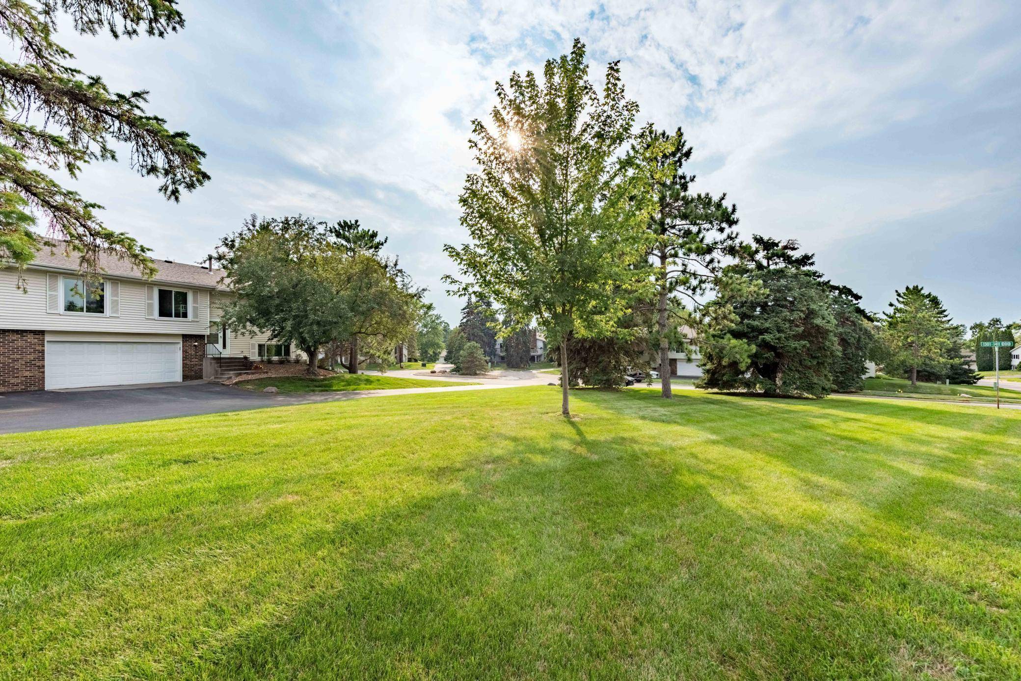 1303 W 140th ST, Burnsville, MN 55337