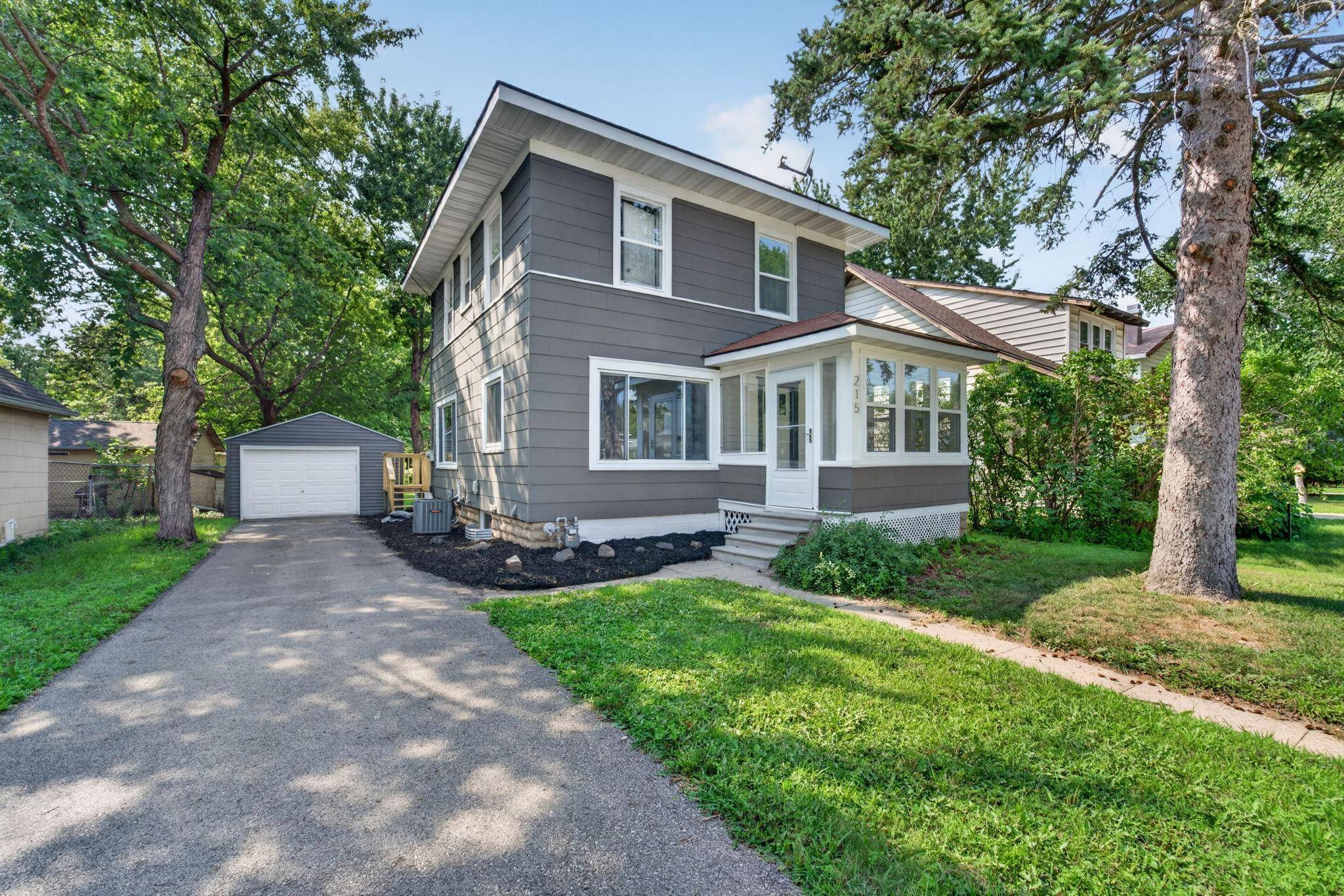 215 9th AVE NE, Rochester, MN 55906