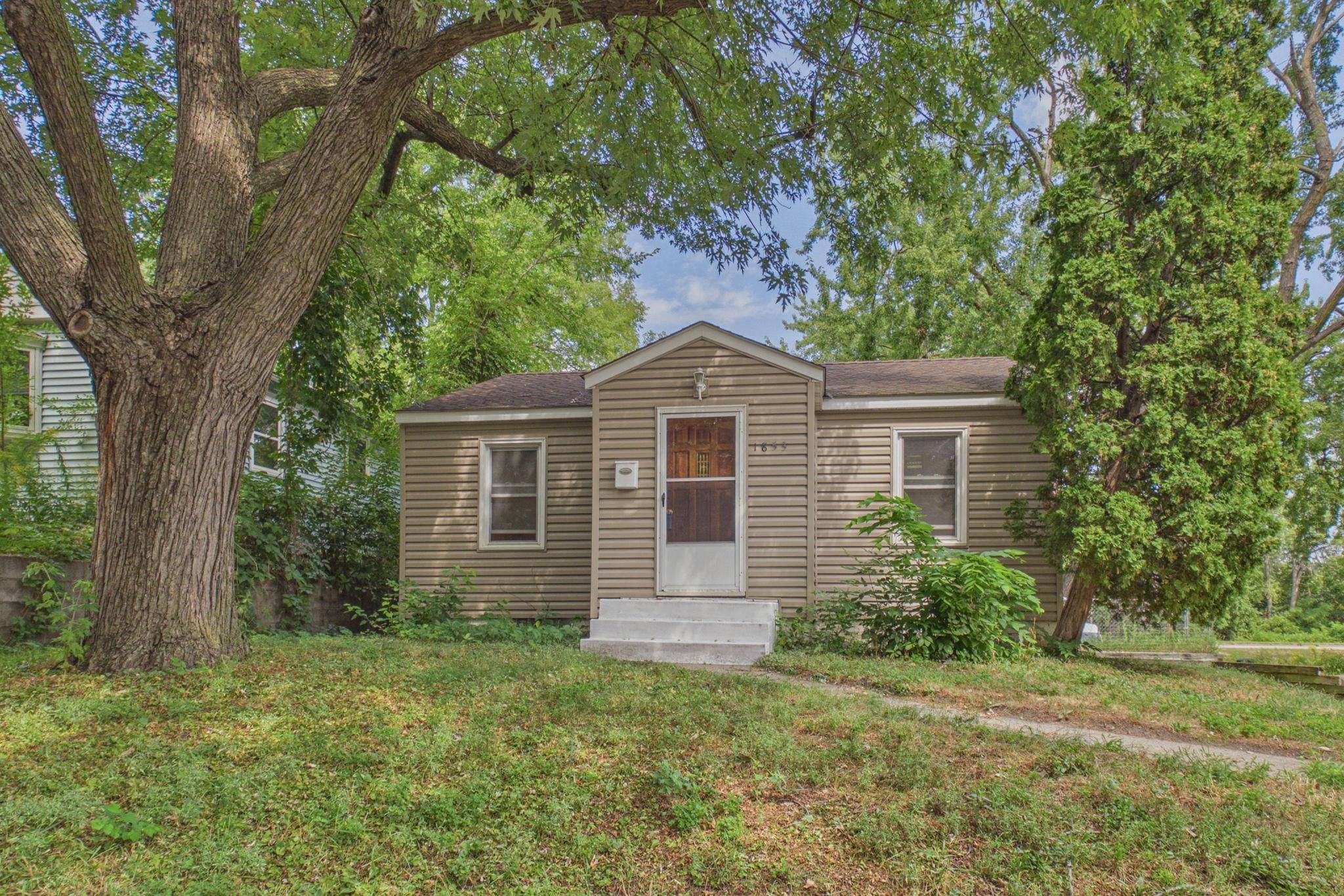 1853 Taylor AVE, Saint Paul, MN 55104