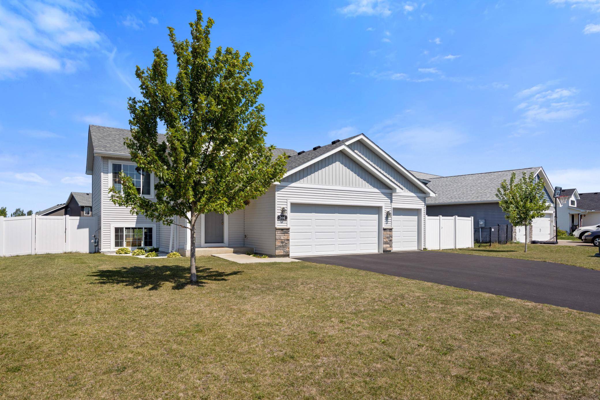 366 66th ST SW, Waverly, MN 55390