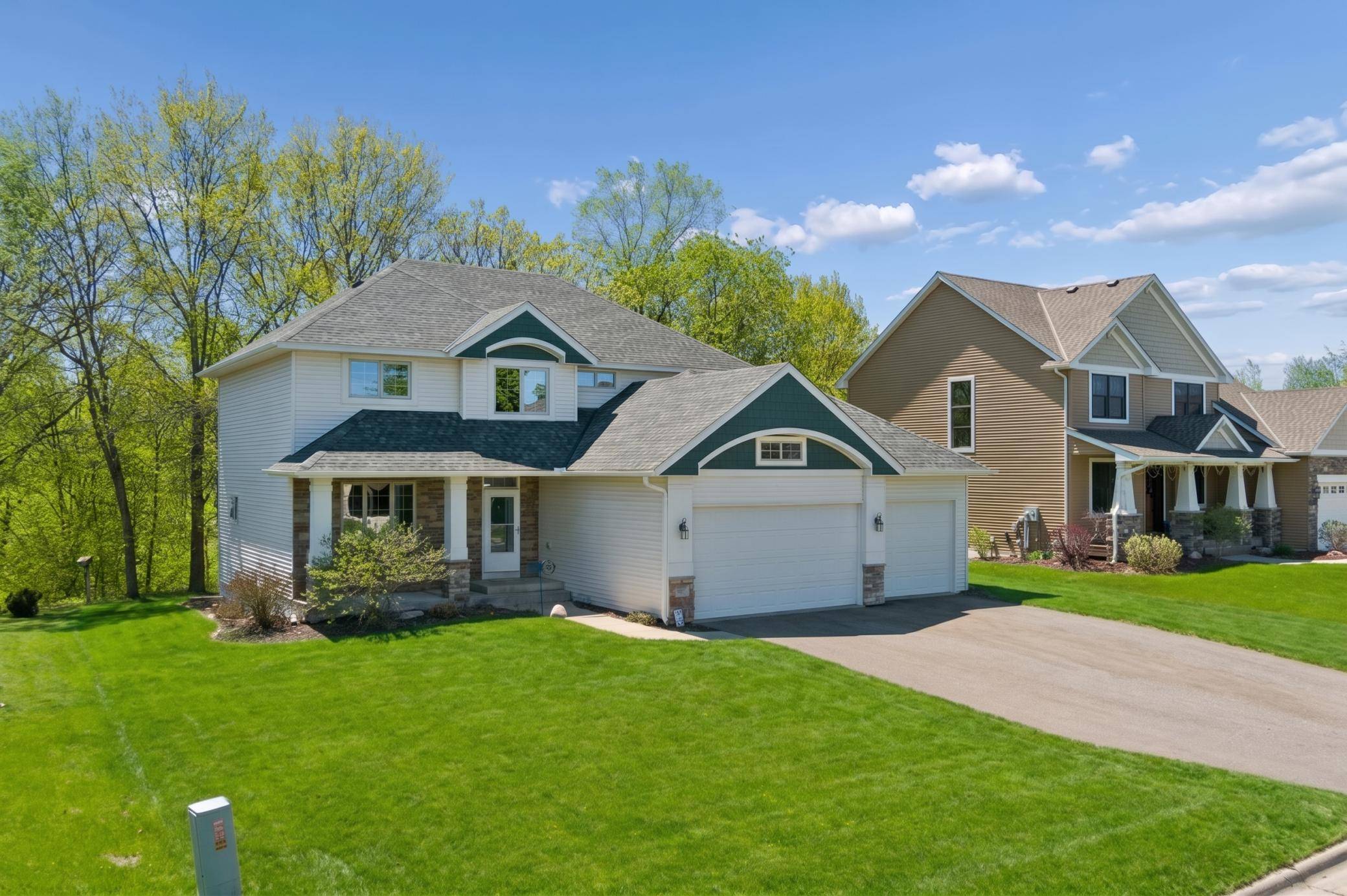 1017 Provence LN, Belle Plaine, MN 56011