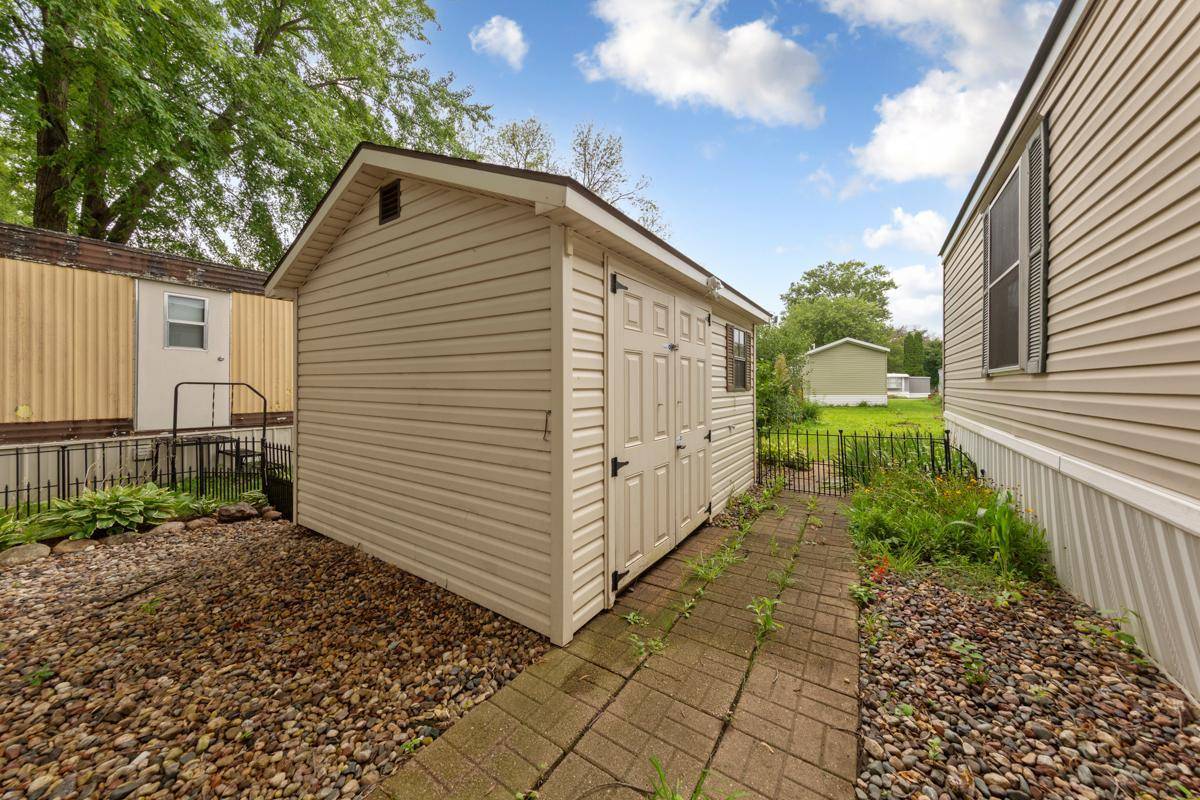 101 Jaybee LN, Mankato, MN 56001