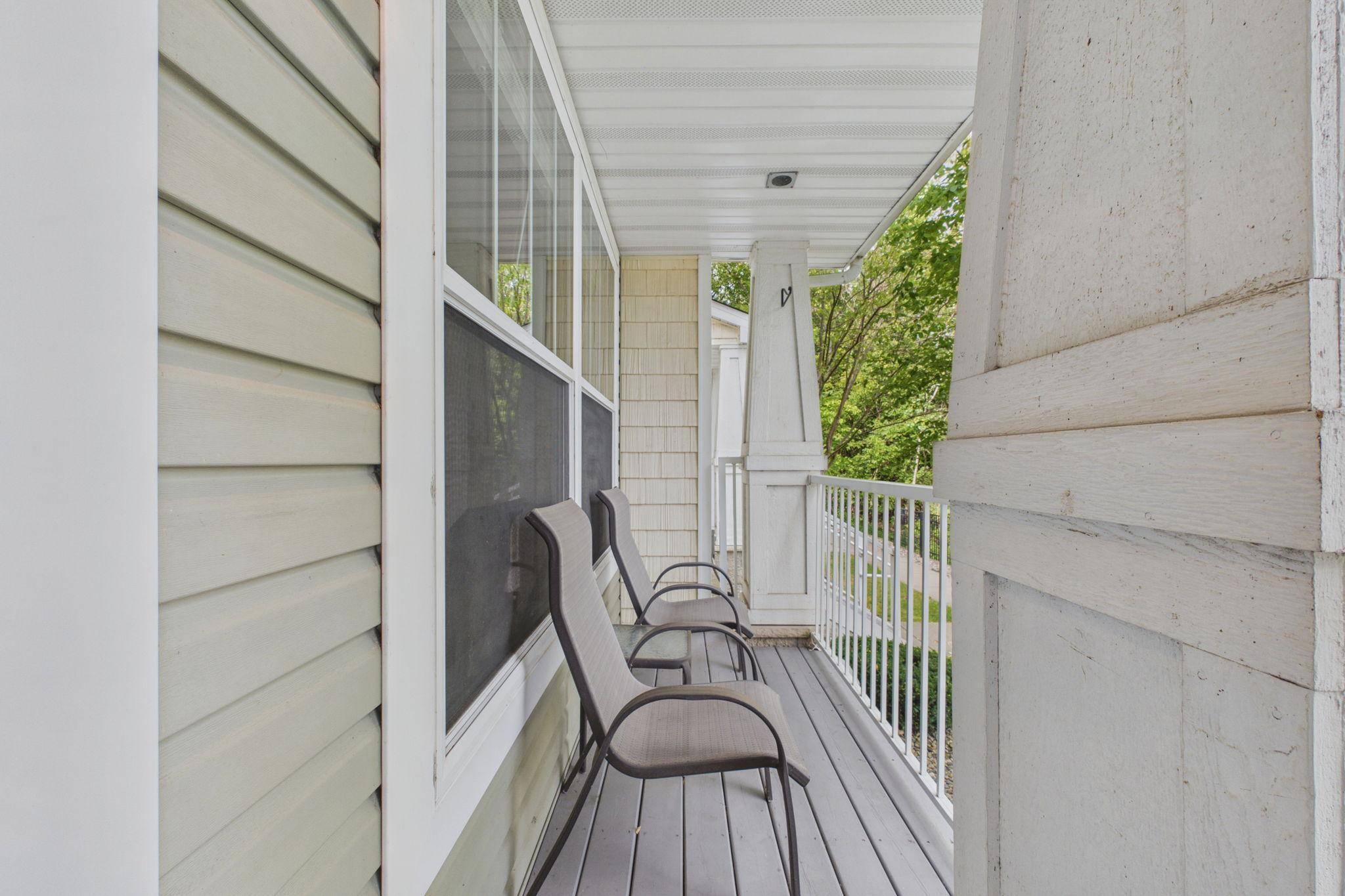 1240 County Road D E #3, Maplewood, MN 55109