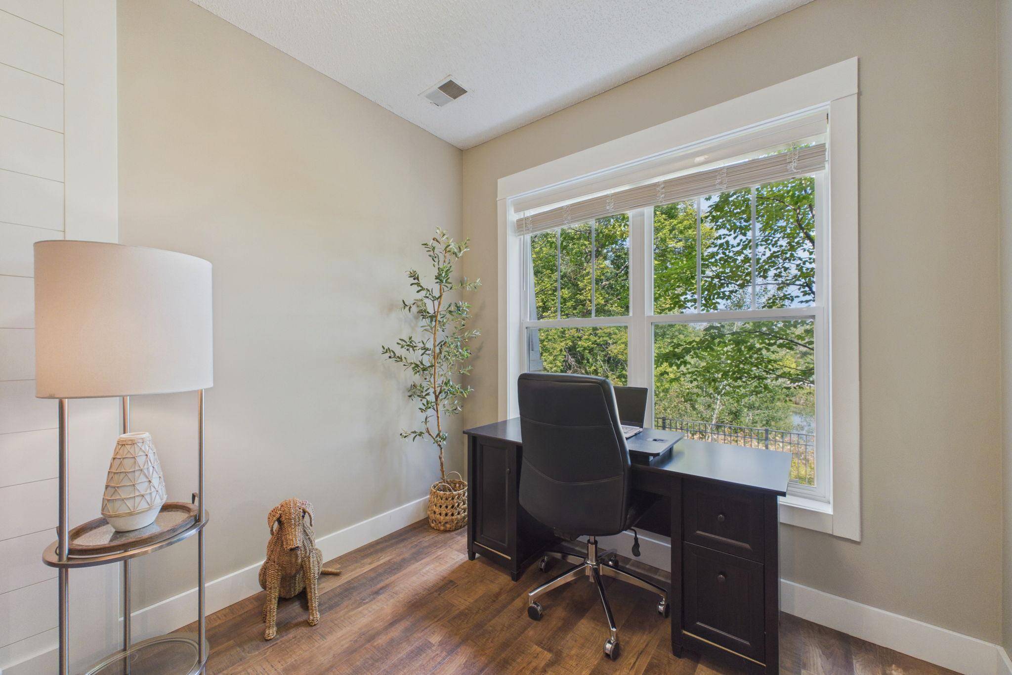 1240 County Road D E #3, Maplewood, MN 55109