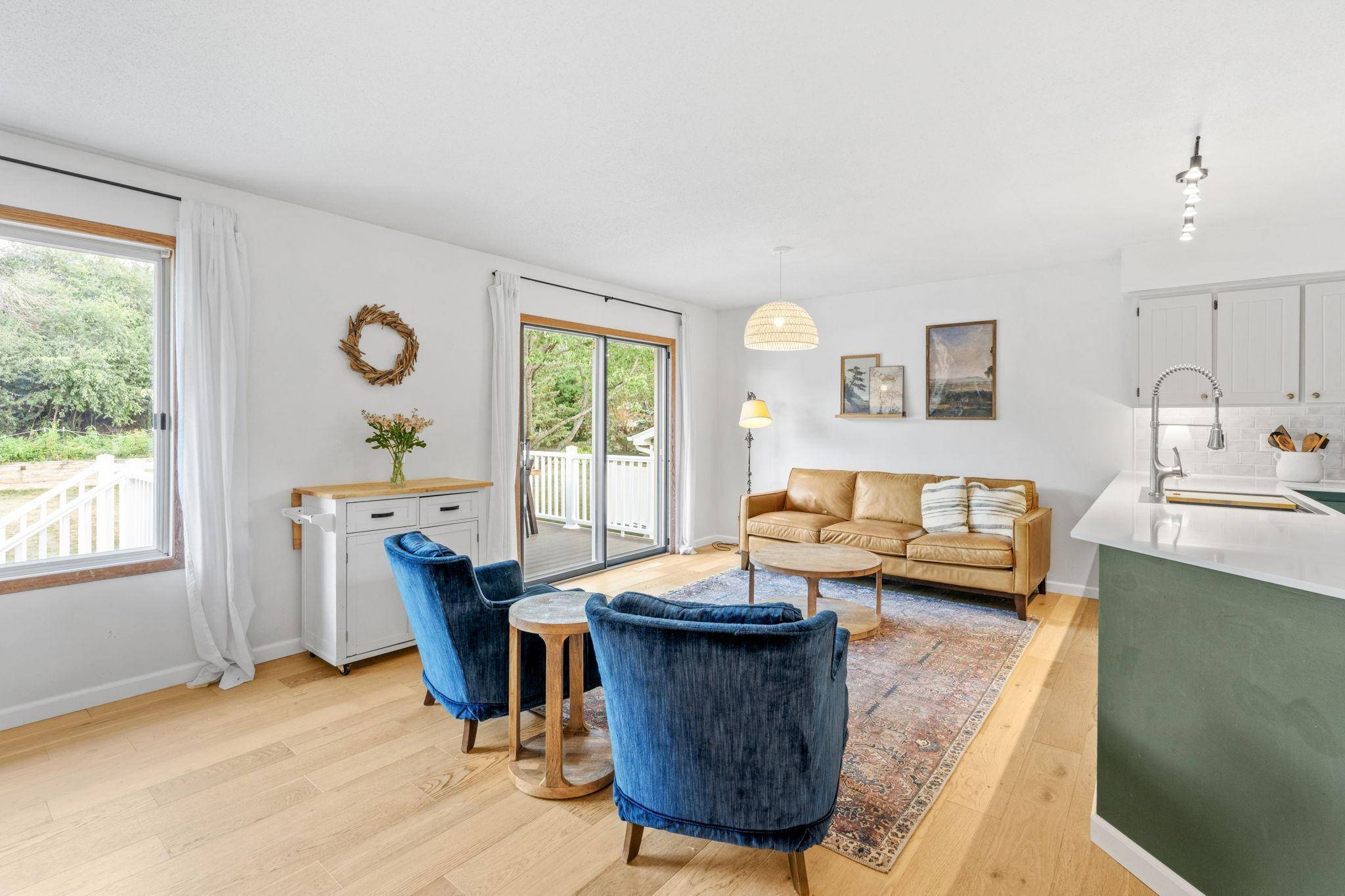8632 Seasons CT, Woodbury, MN 55125