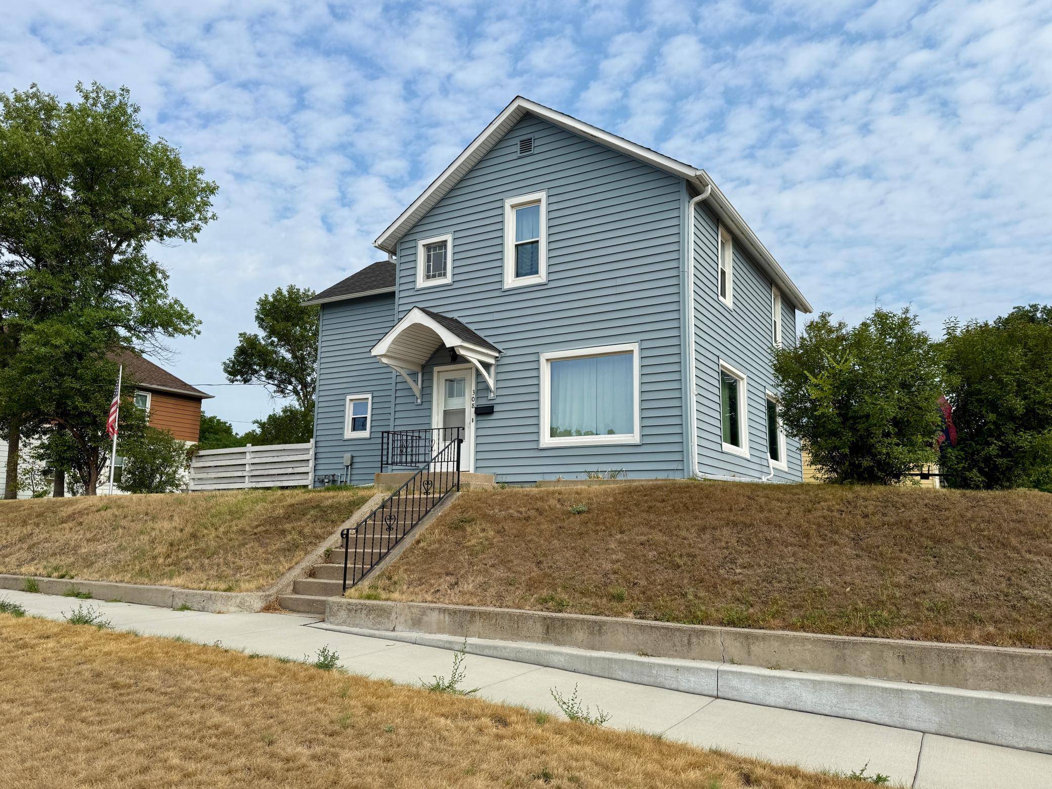 308 6th ST NW, Valley City, ND 58072