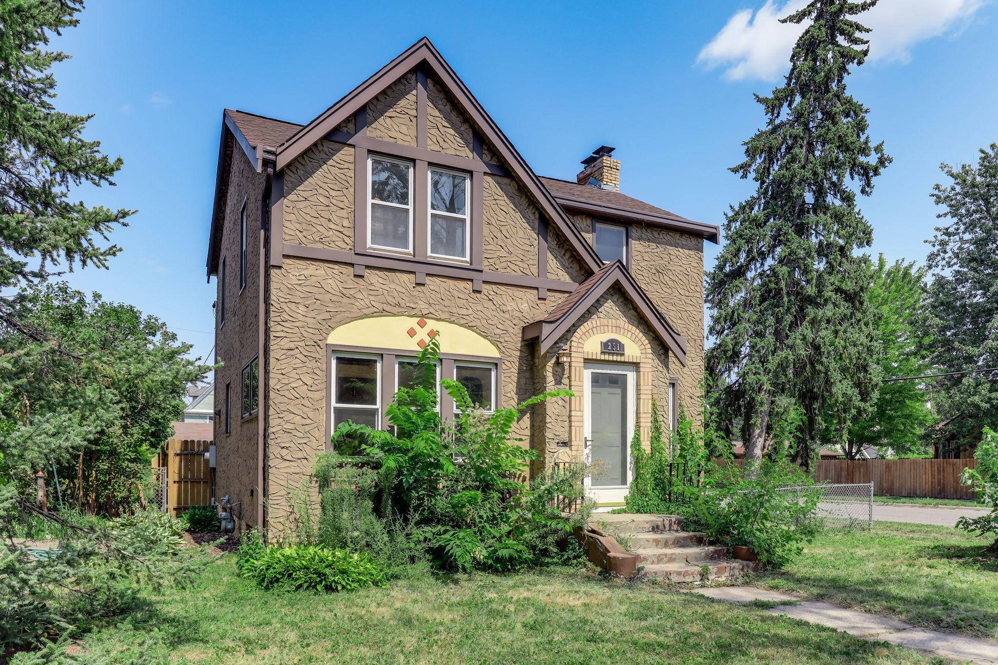 251 Stevens ST W, Saint Paul, MN 55107